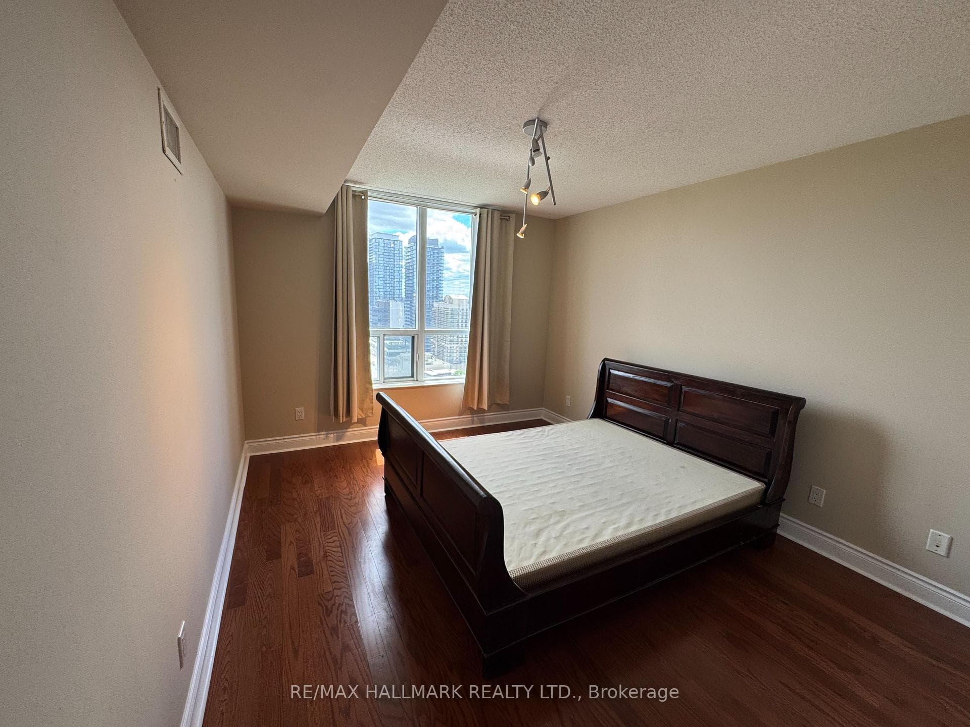 5 Northtown Way Unit 1712 photo 21