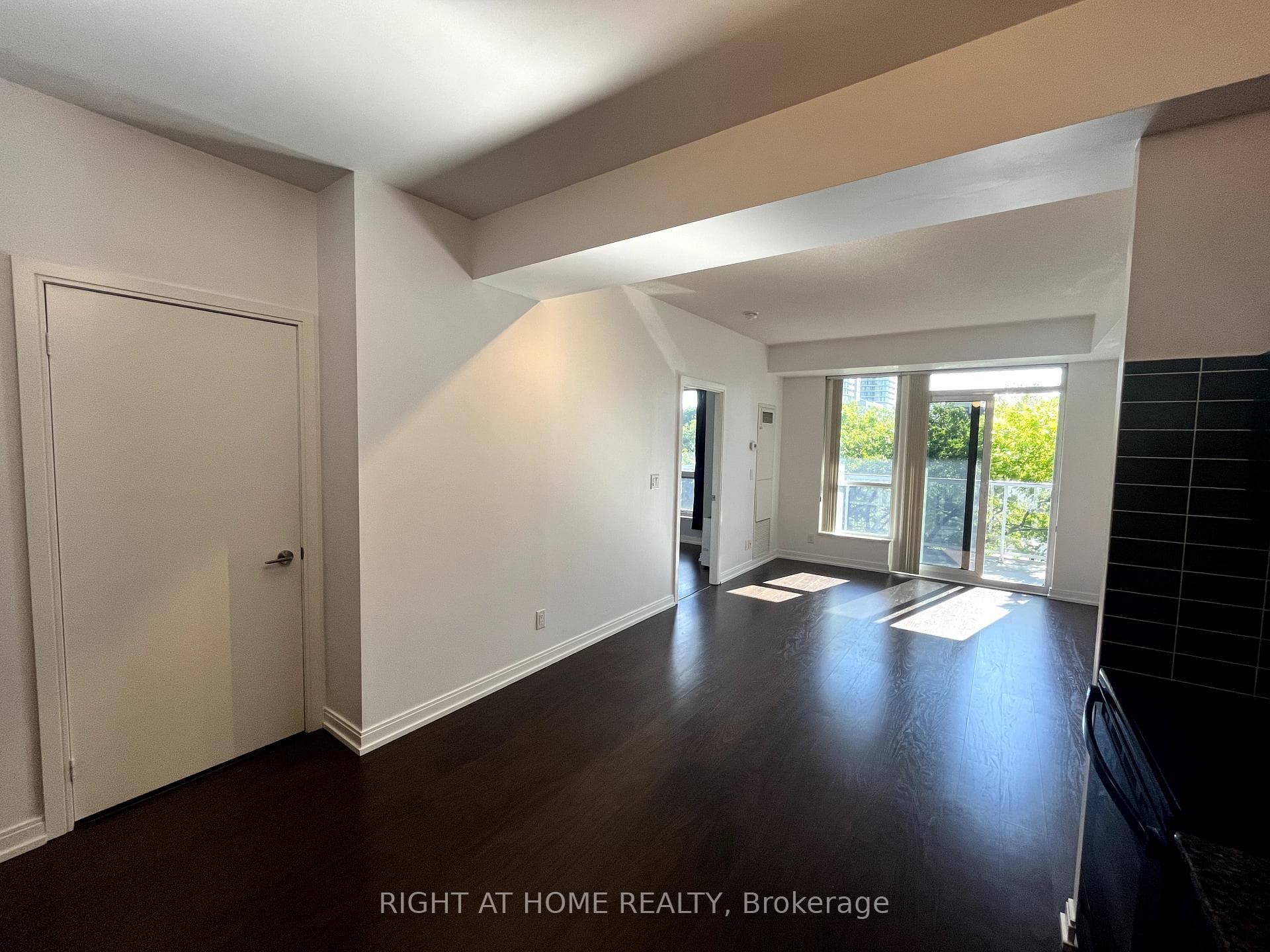 151 Village Green Square Unit 204 photo 5