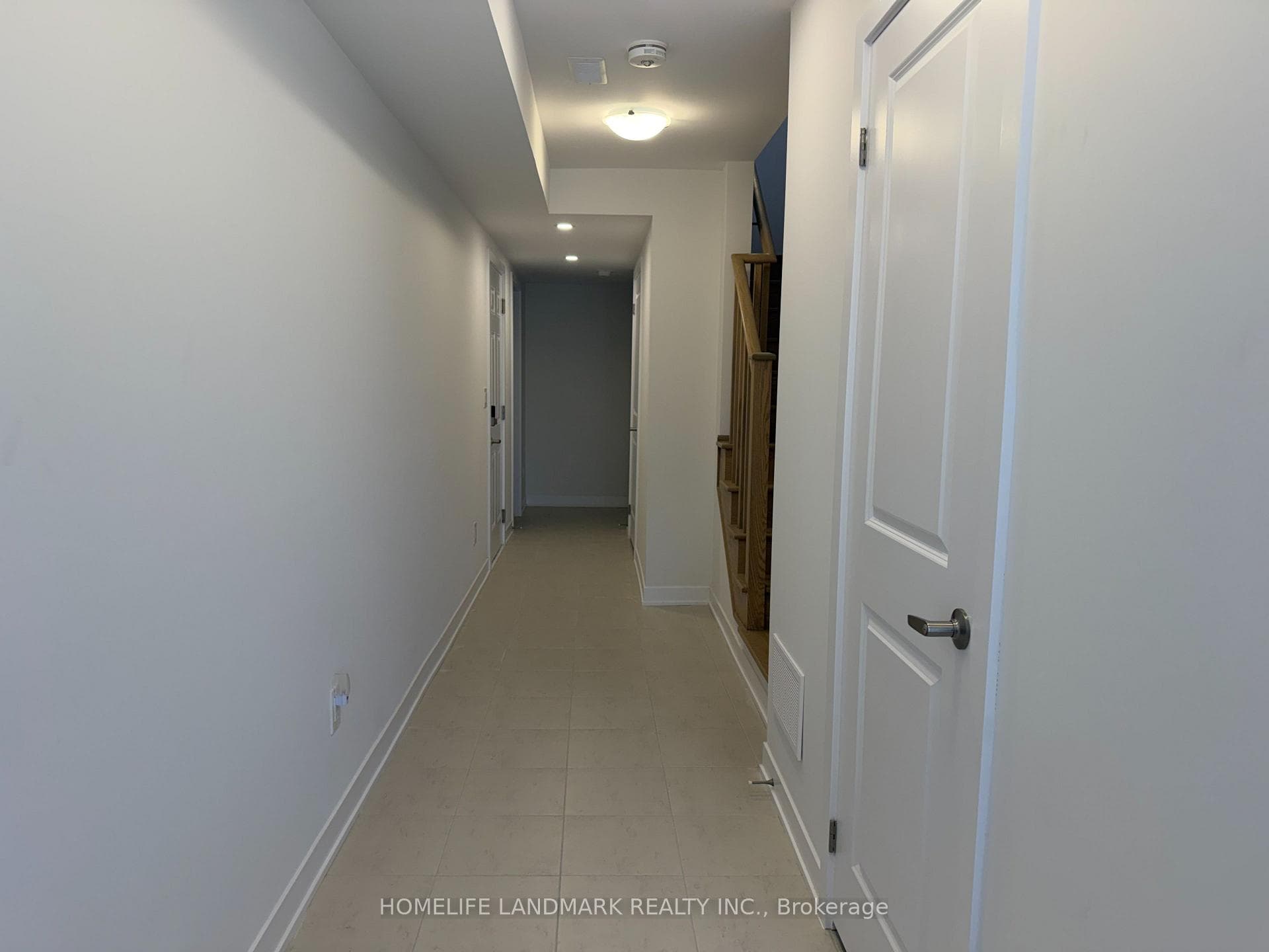 111 Anna Russell Way photo 5