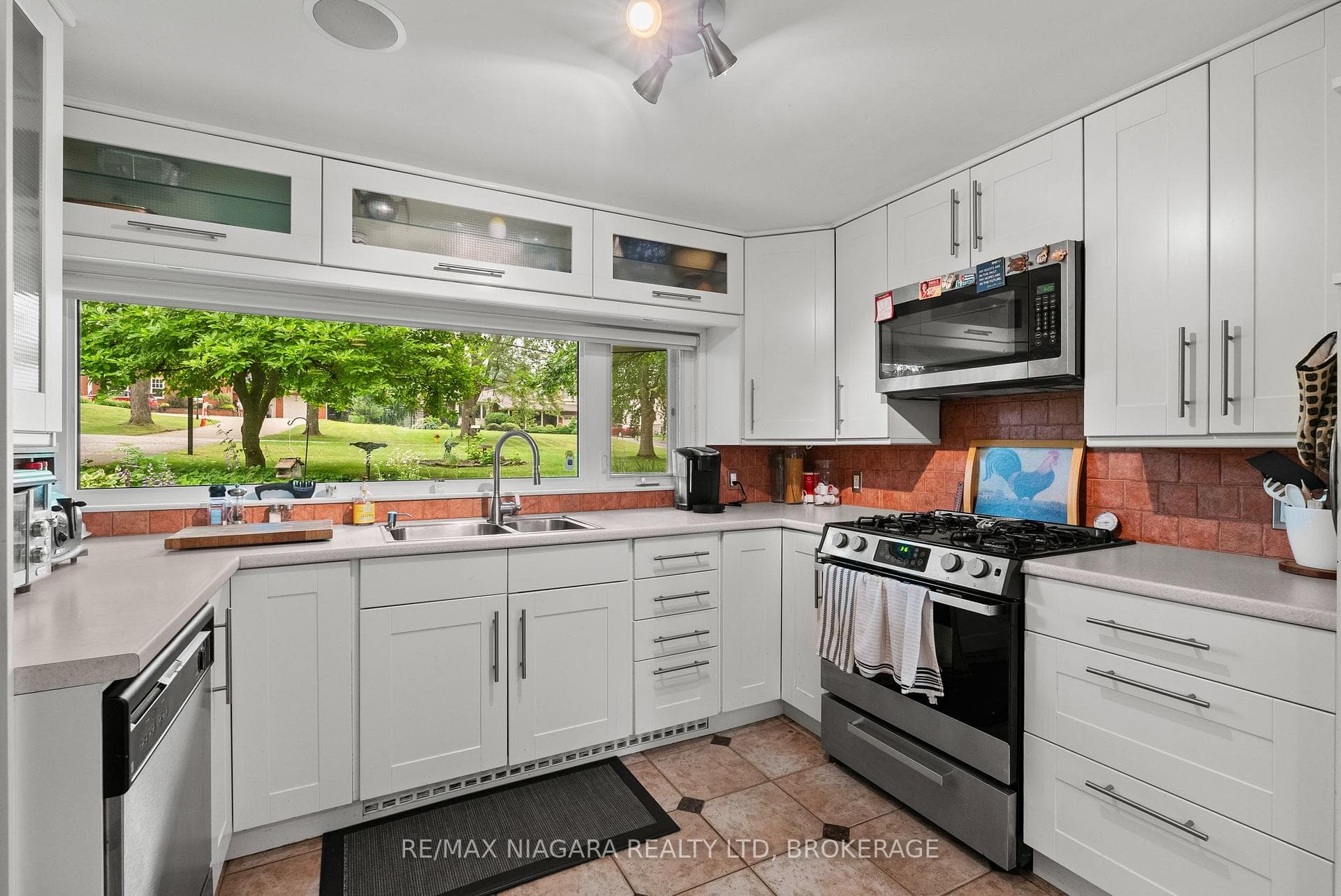 46 Melrose Drive photo 19