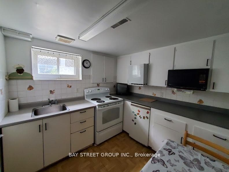 73 Regatta Crescent Unit Lower photo 6