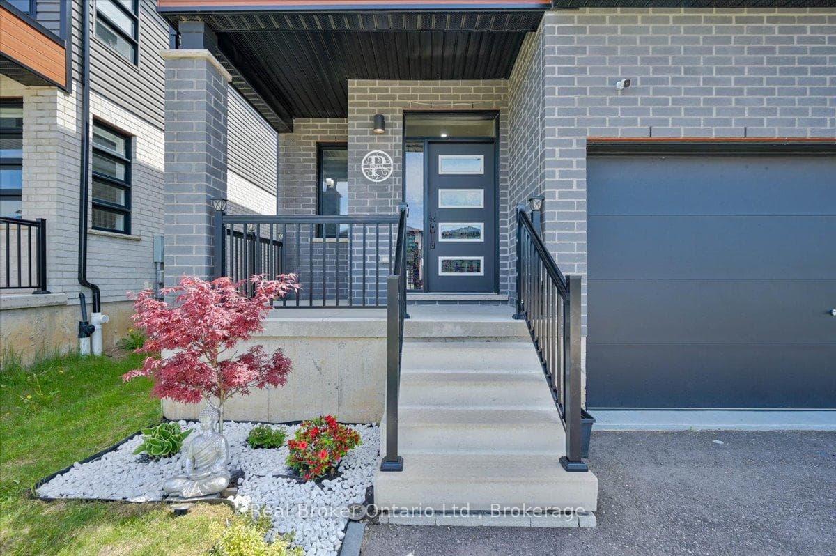92 Moon Crescent photo 4
