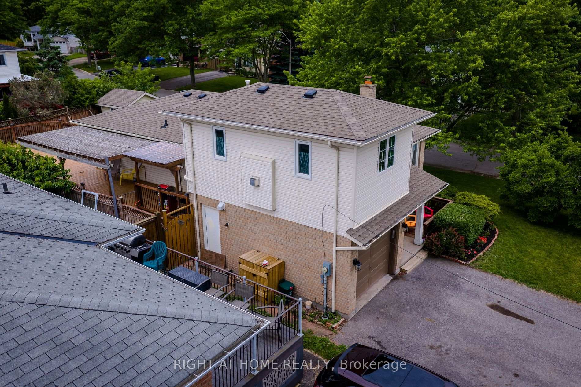62 HAZEL Street photo 5