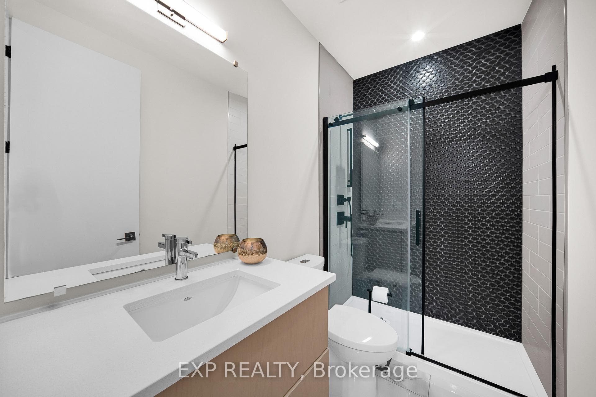 708 Wooler Place photo 21