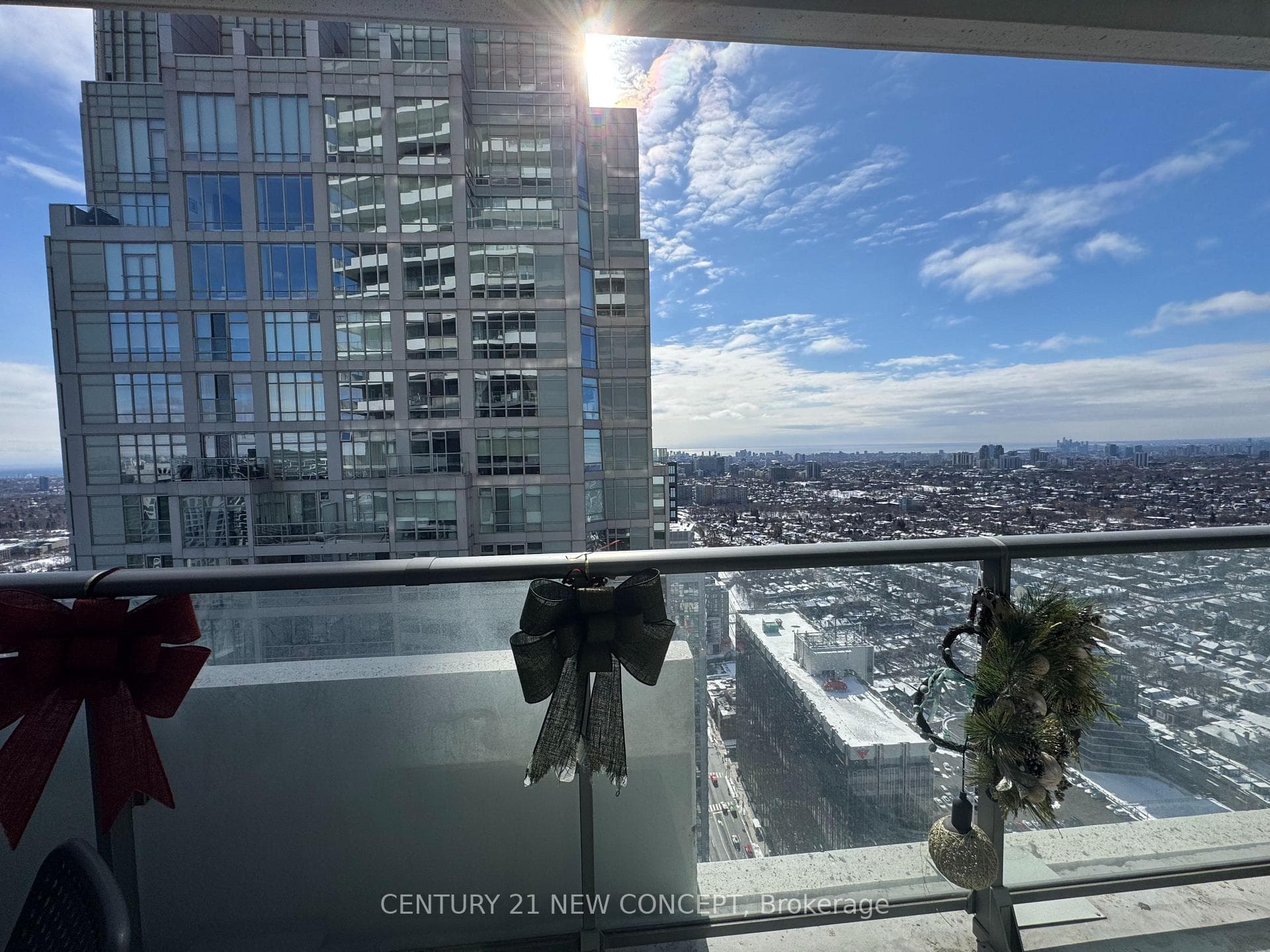 2221 Yonge Street Unit 4206 photo 18