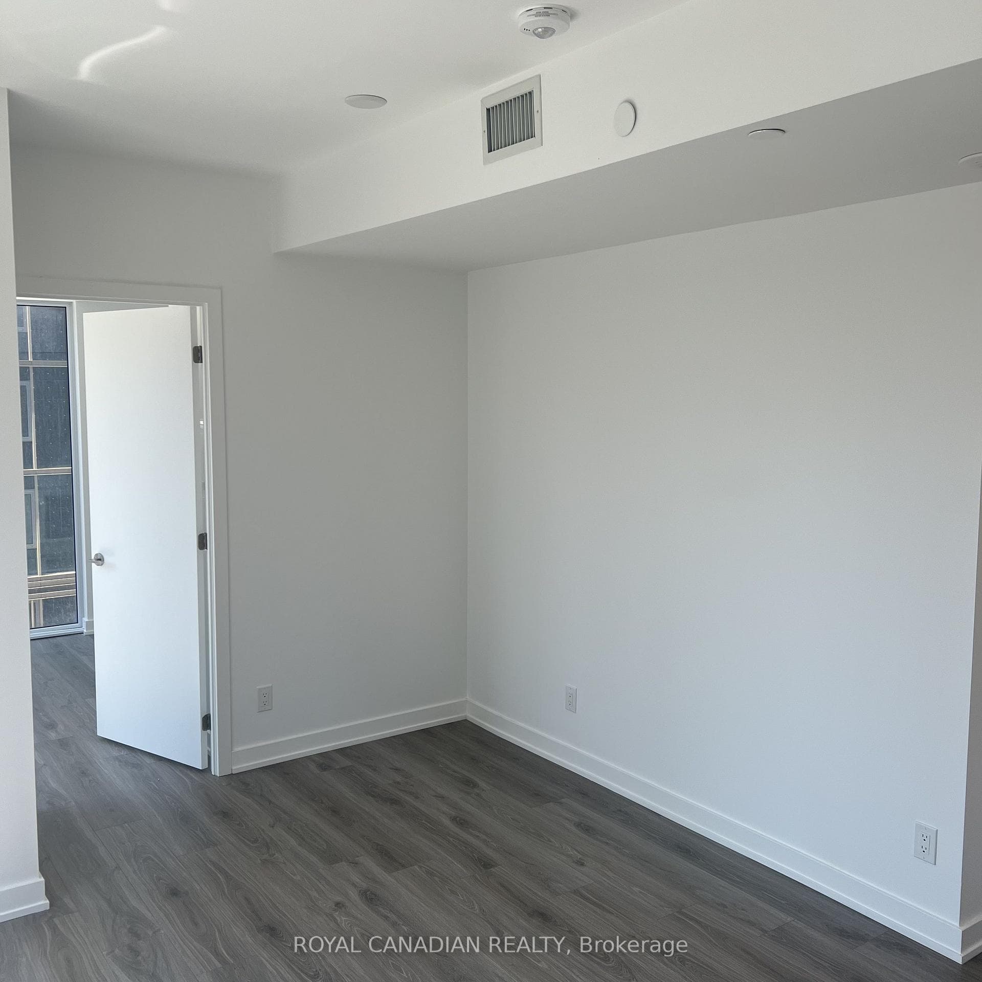 100 Queen Street Unit 609 photo 2