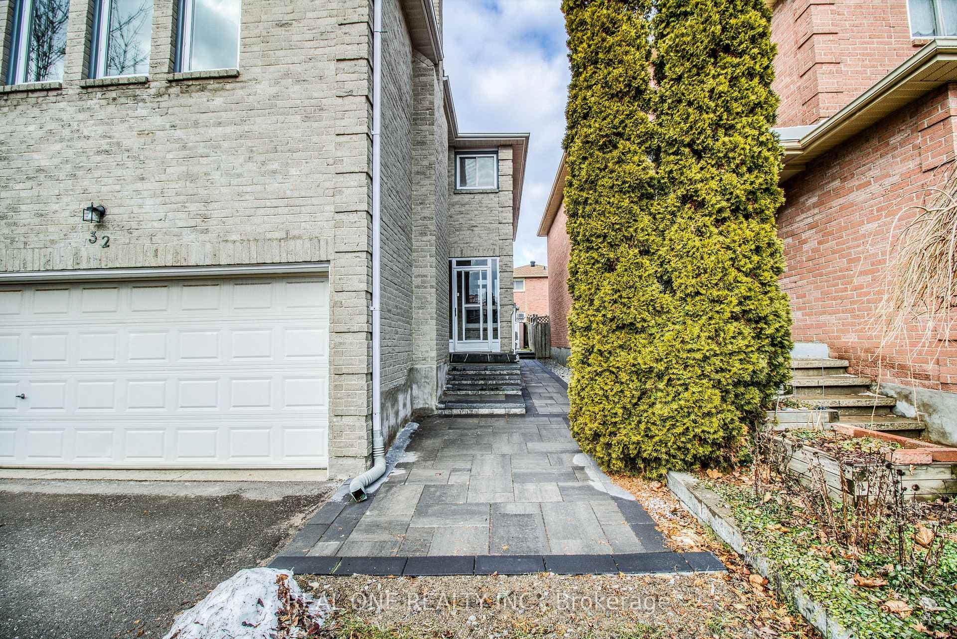 32 Charlton Avenue photo 3