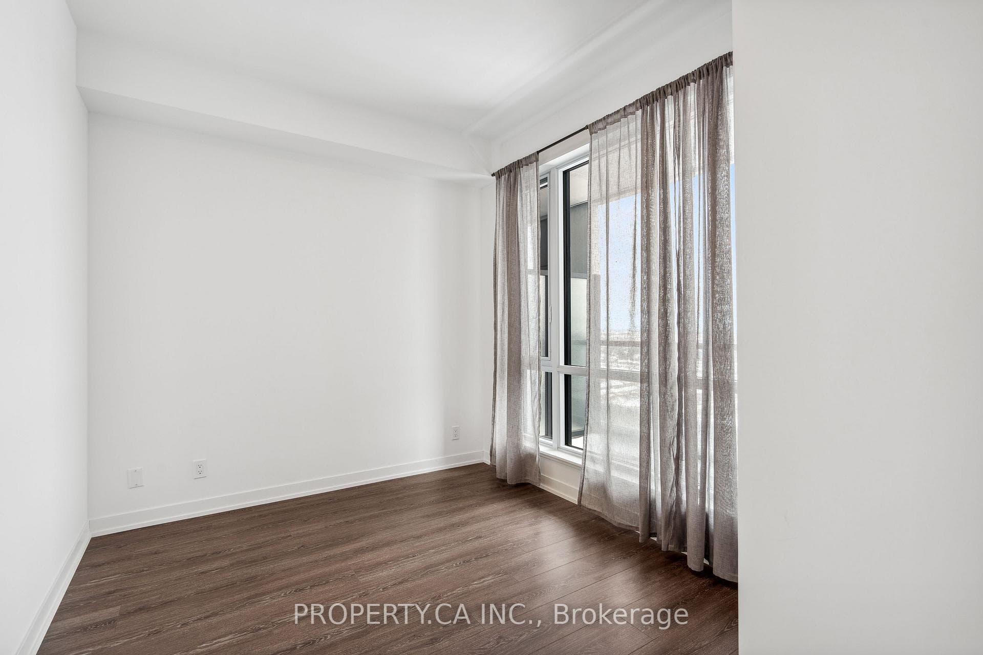 7950 Bathurst Street Unit 2405 photo 11
