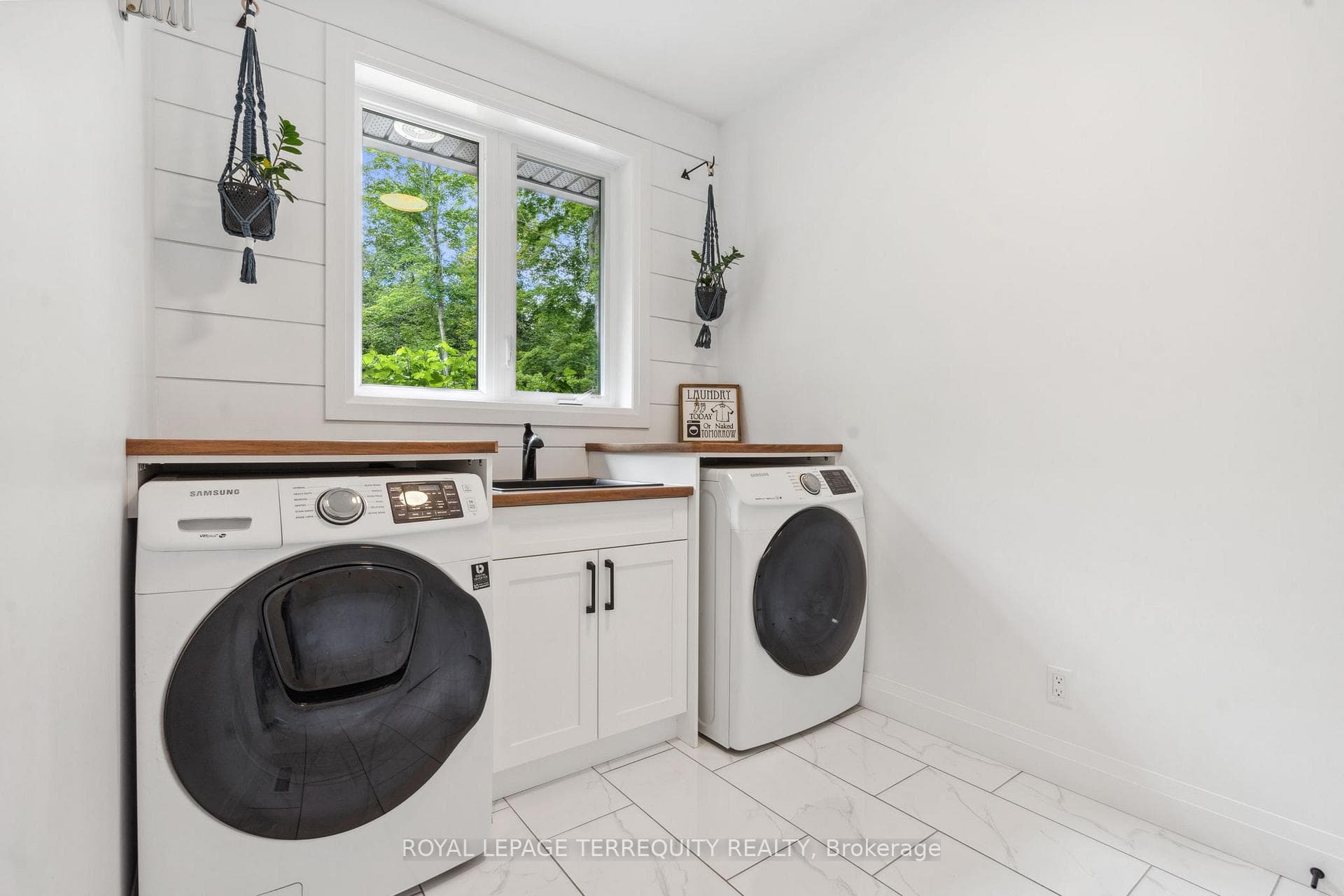 265 Godolphin Road photo 27