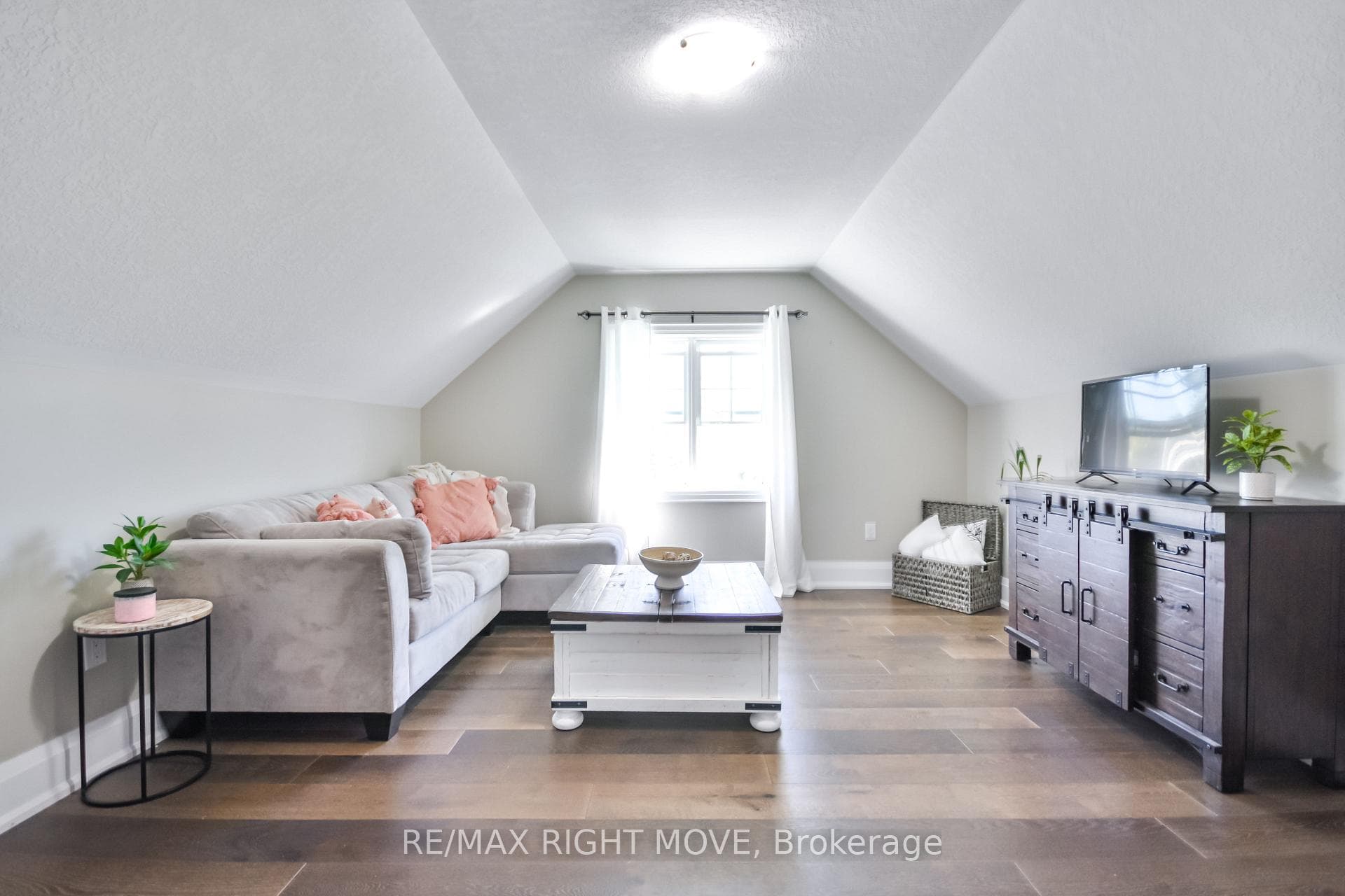 2448 Stockdale Road photo 33
