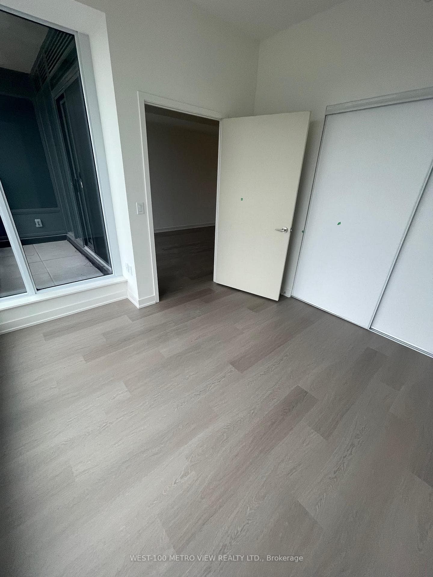 859 The Queensway N/A Unit 517 photo 6