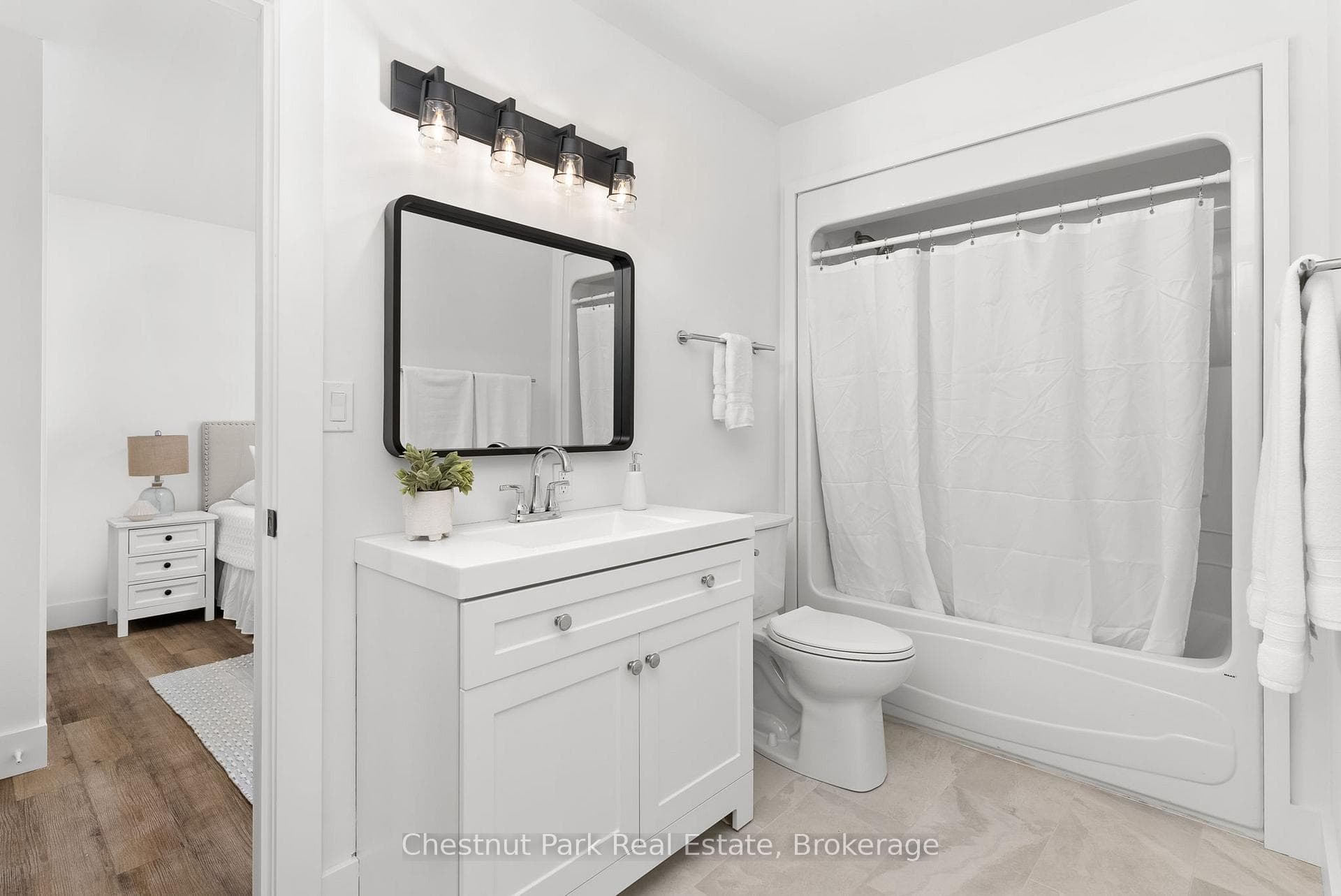 16 CLIFFORD Street photo 26