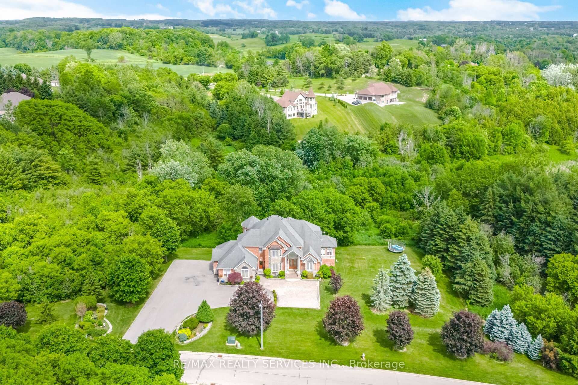 3 Valley Hill Drive photo 2