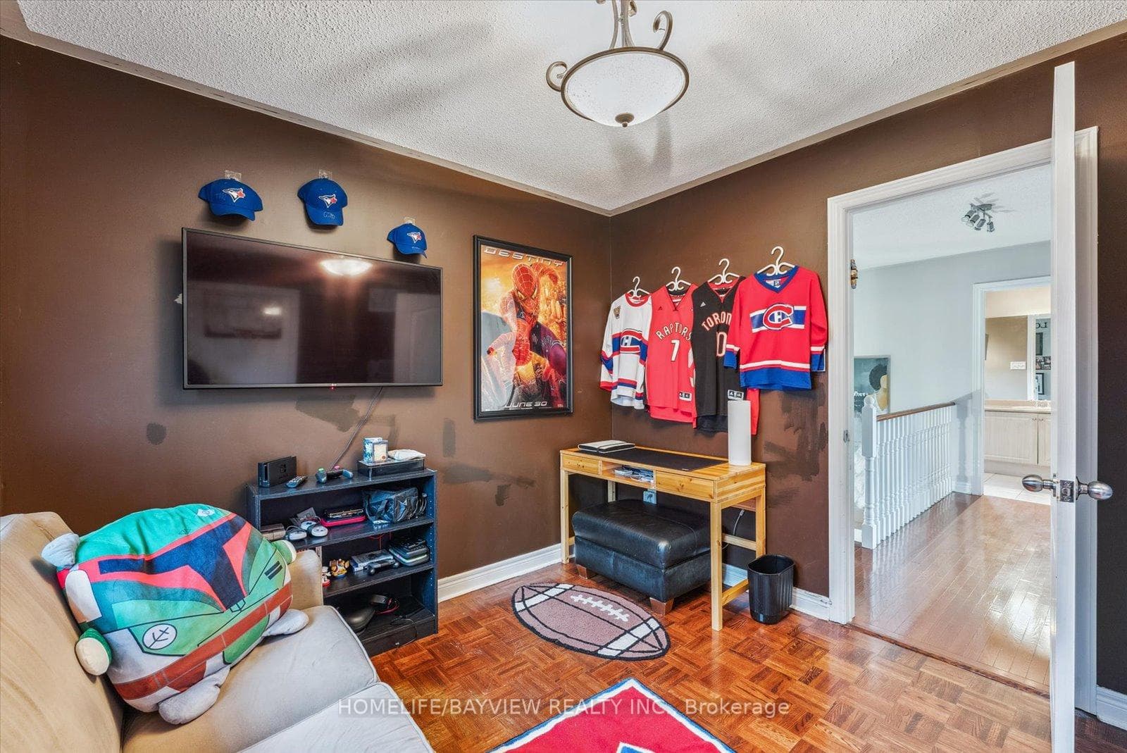 70 Raintree Crescent photo 27