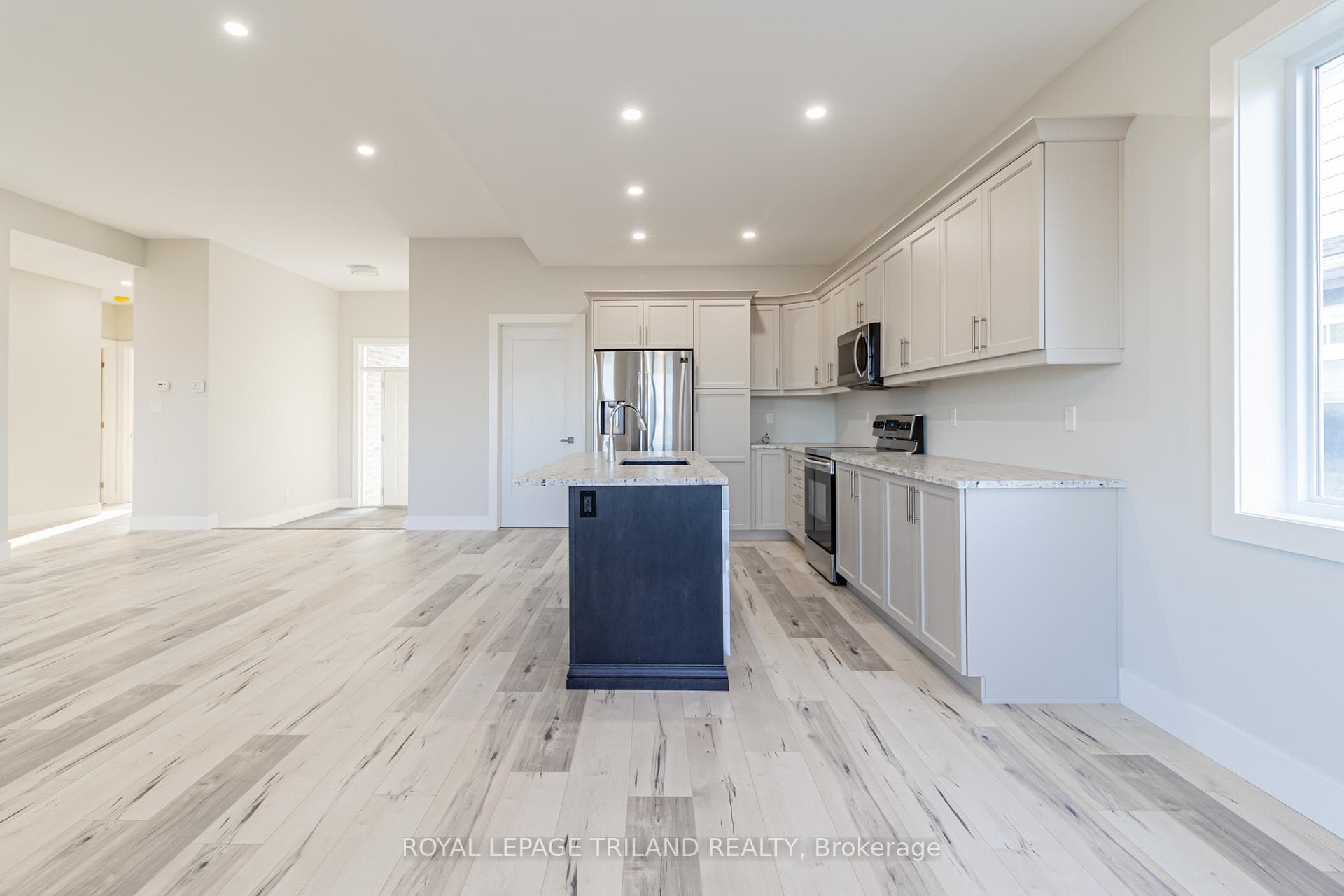 More of this fantastic kitchen