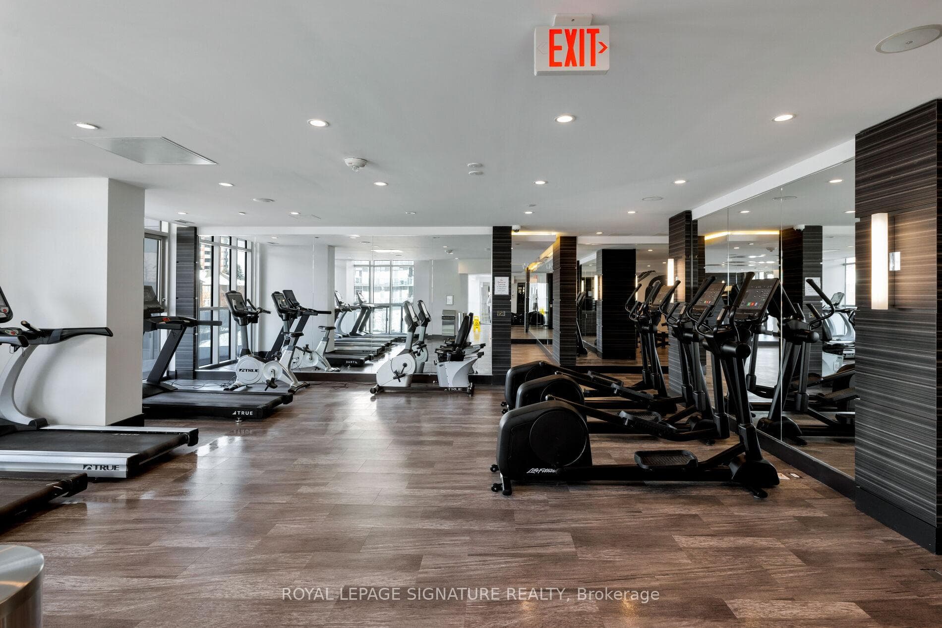 9471 Yonge Street Unit 332 photo 15