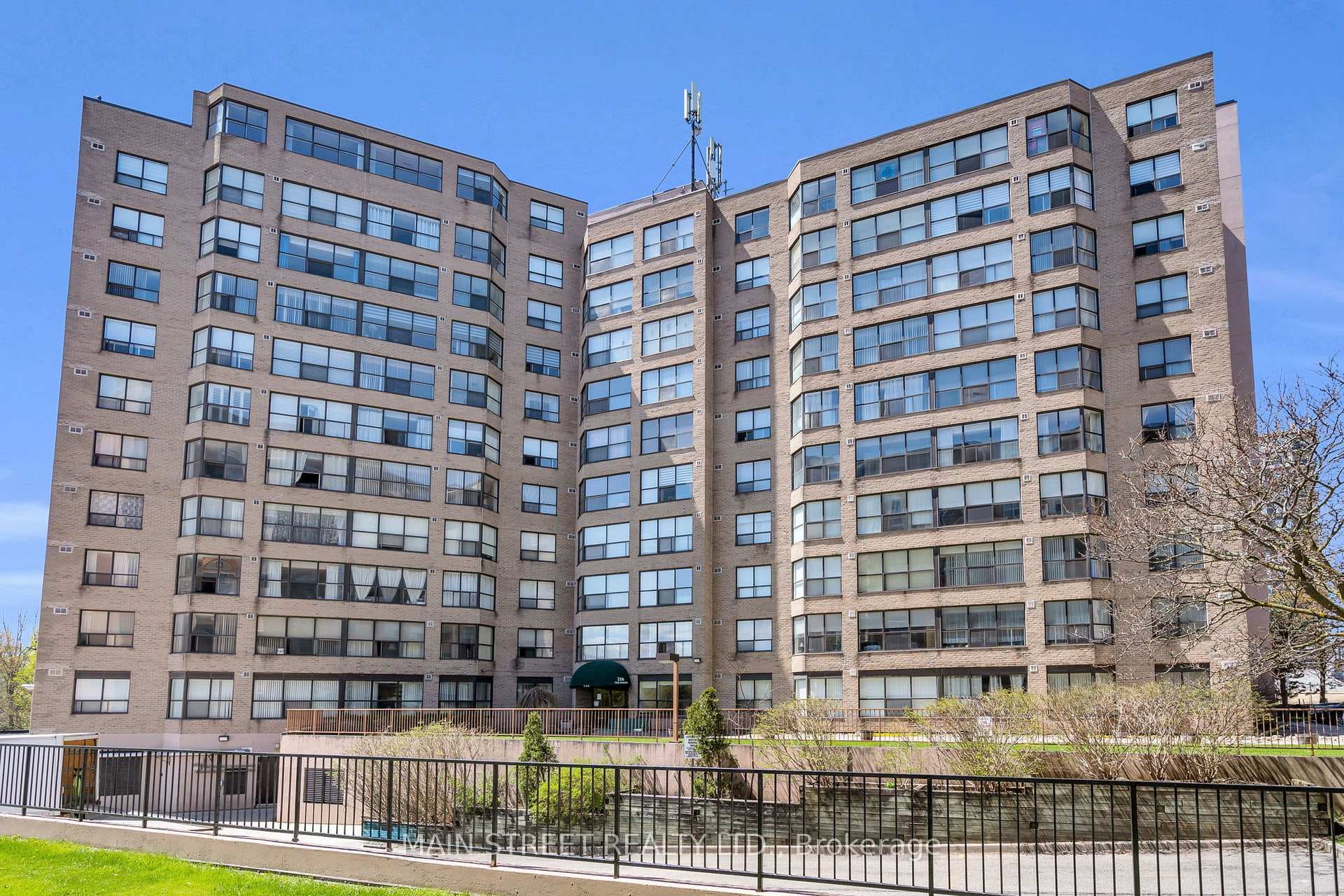 250 Davis Drive Unit 403 photo 1