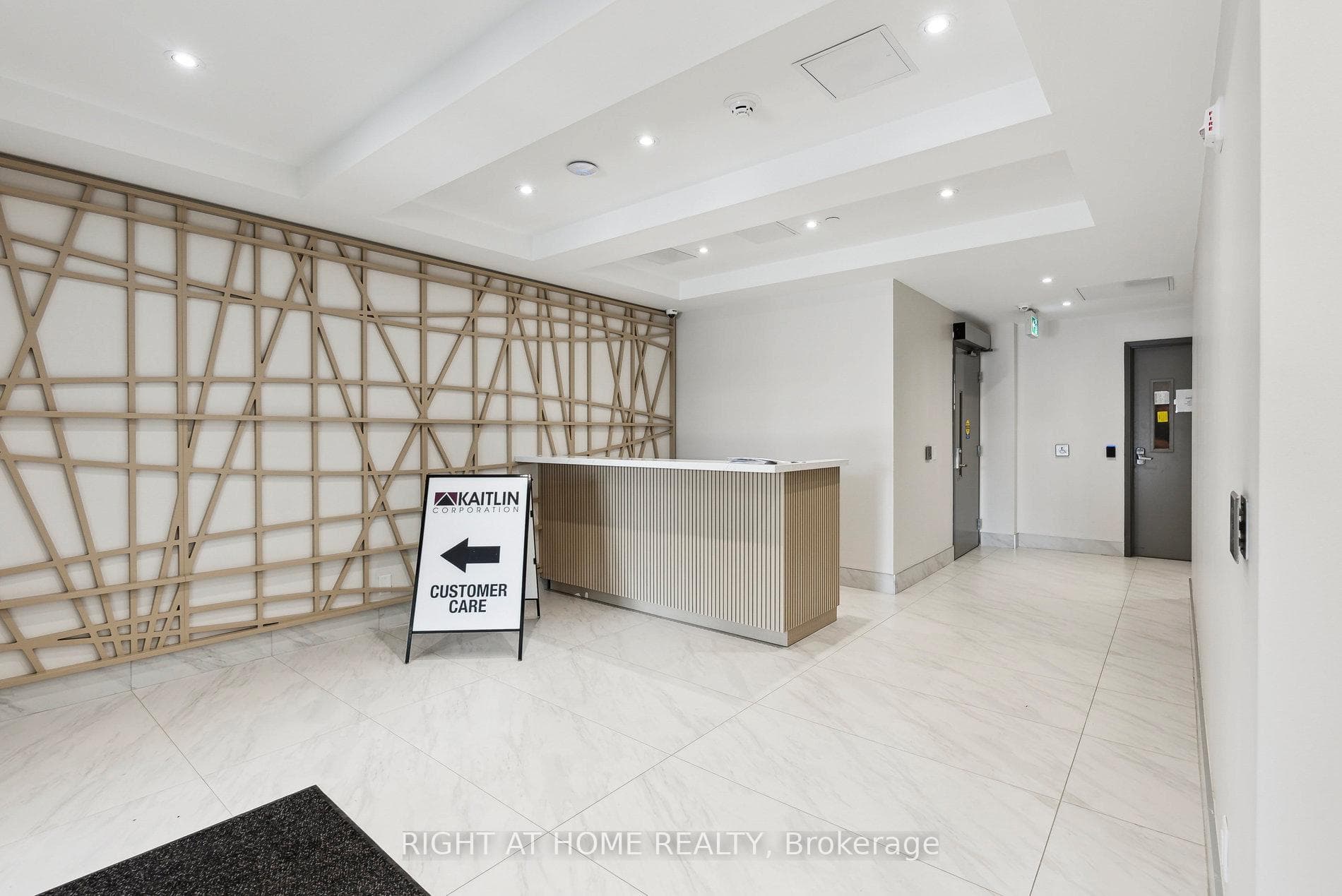 55 Clarington Boulevard Unit 1007 photo 3