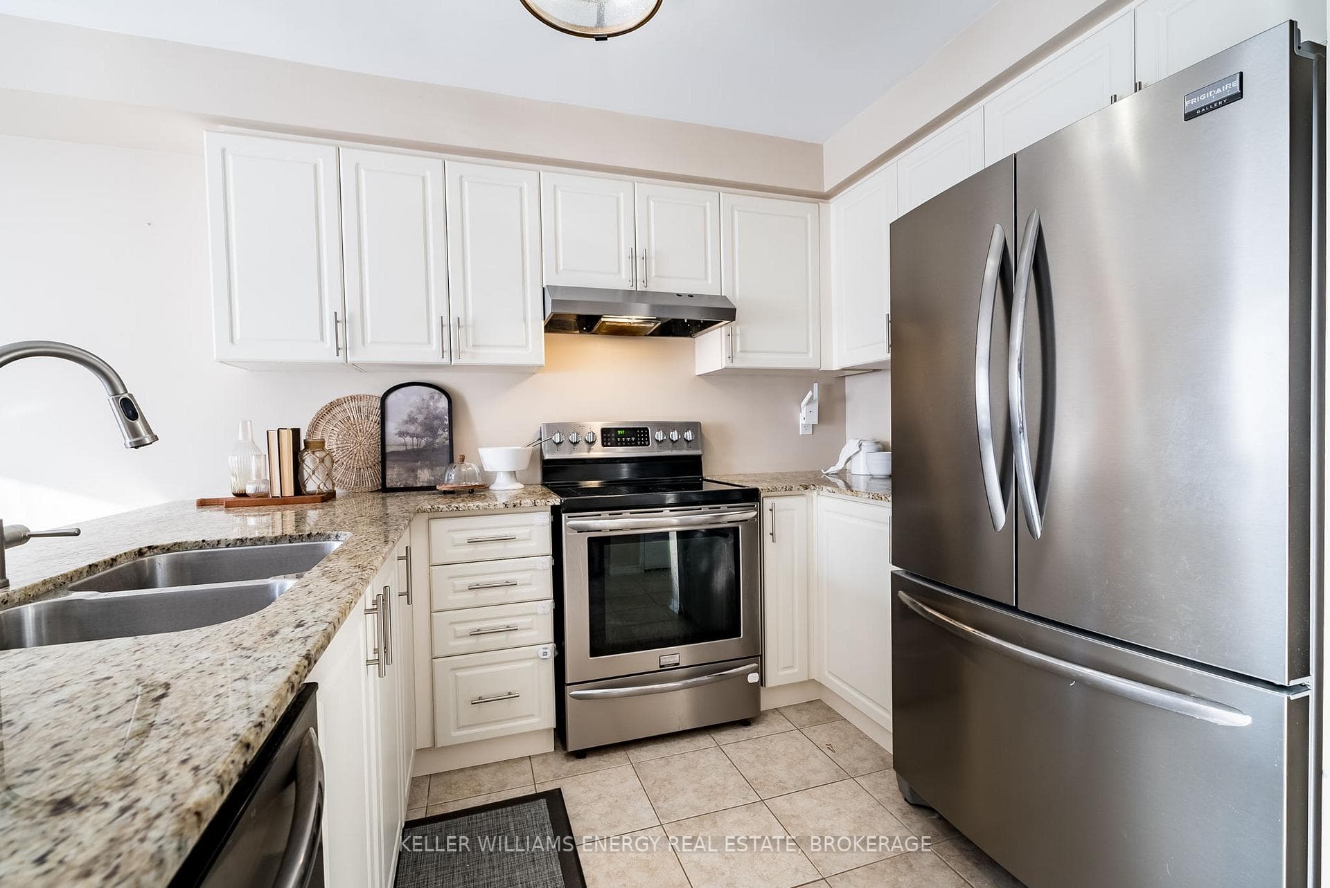 31 John Matthew Crescent photo 7