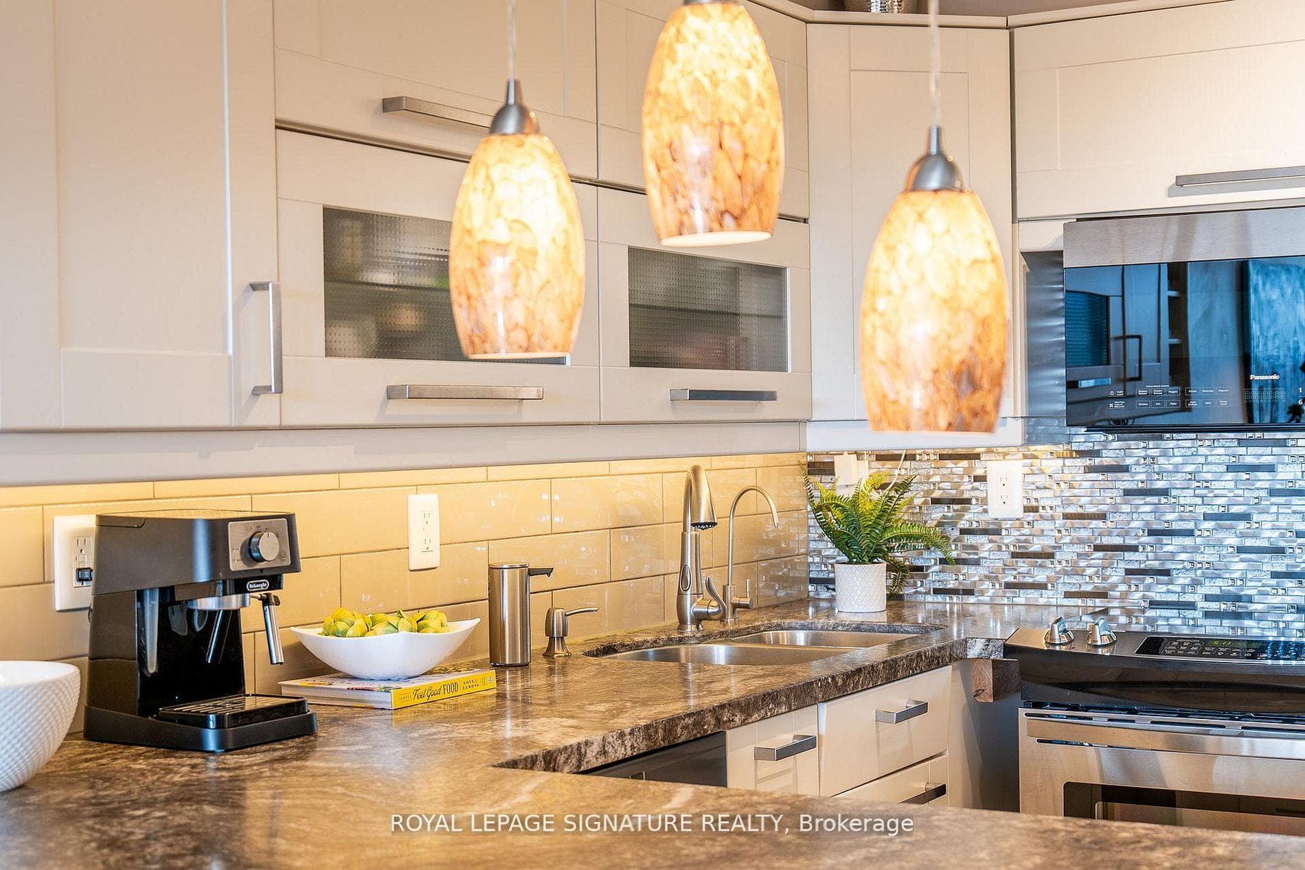 30 Fashion Roseway N/A Unit 404 photo 9