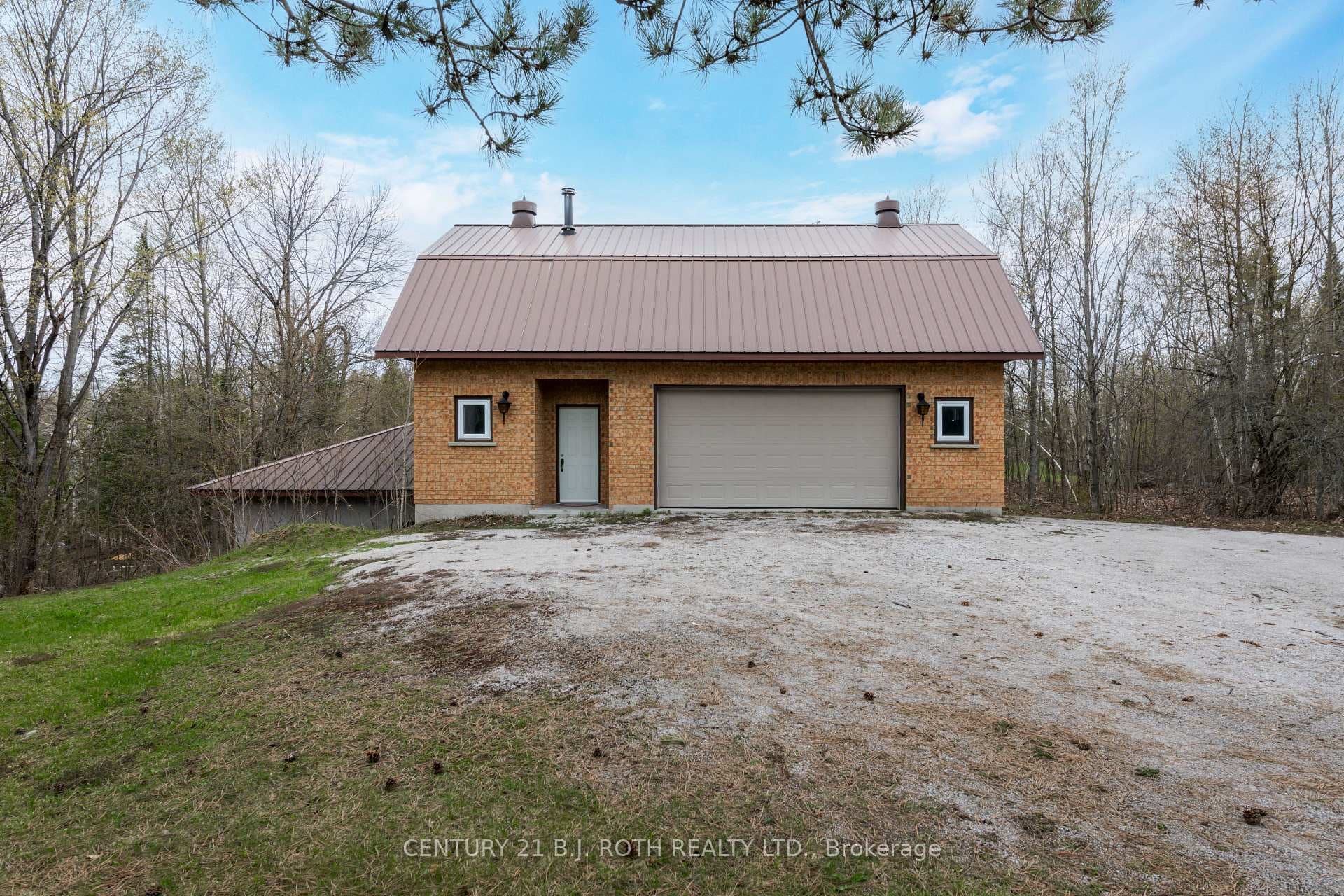 1076 Birchcliffe Crescent photo 40