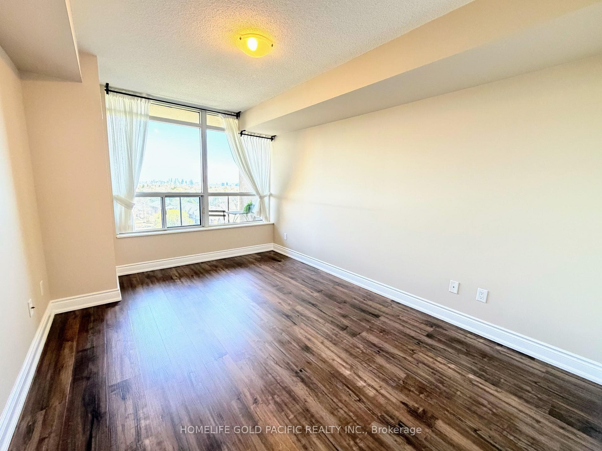 10 Northtown Way Unit 1002 photo 6