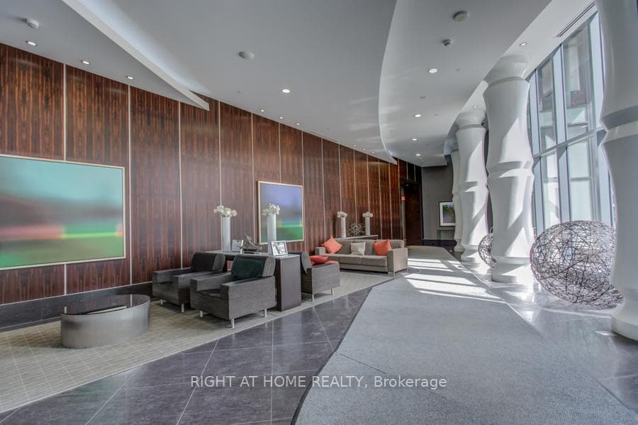 5162 Yonge Street Unit 706 photo 5