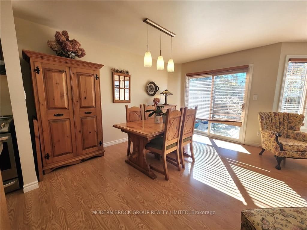 57 BROCK Street photo 10