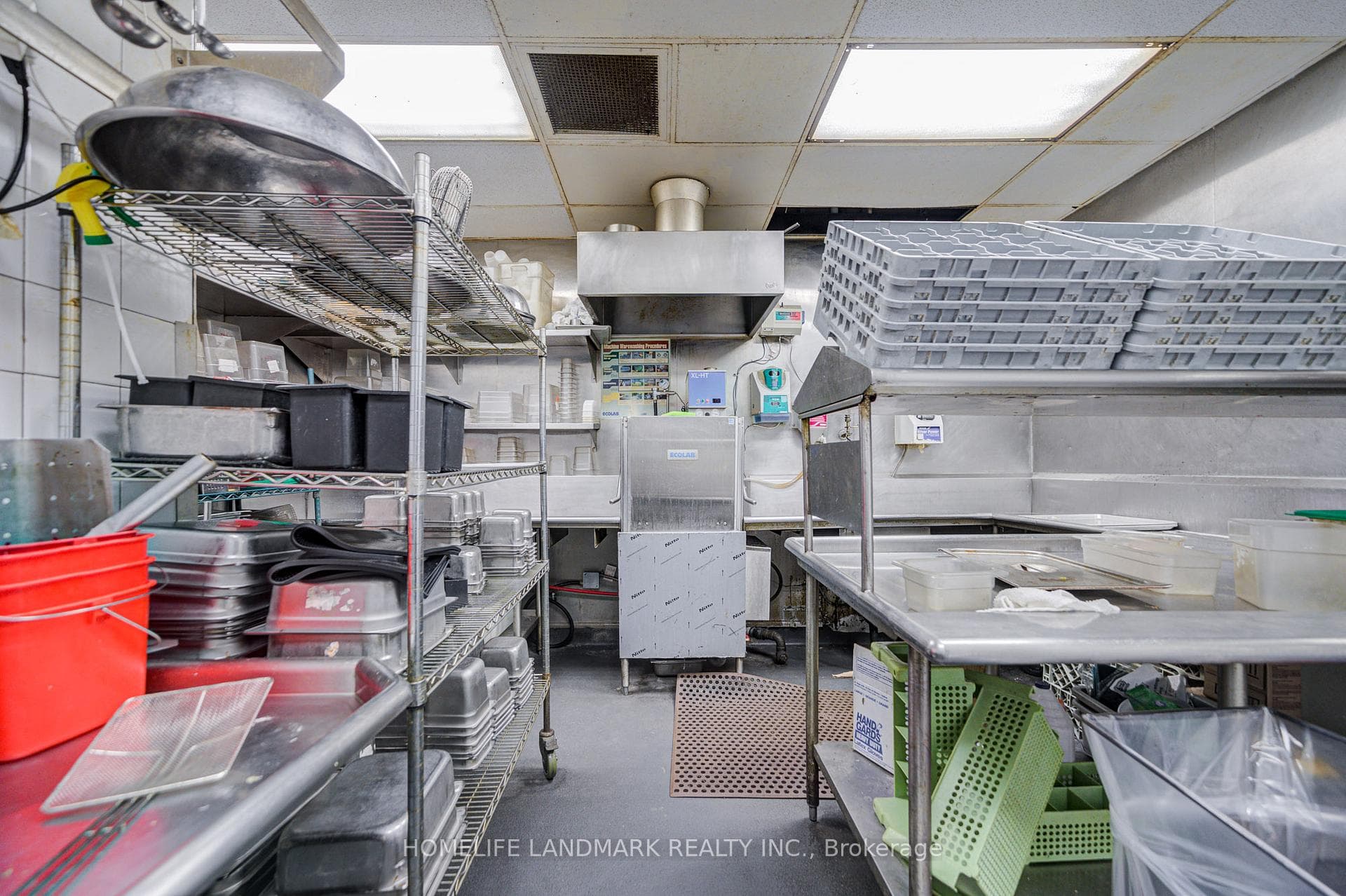 646 Dixon Road photo 37