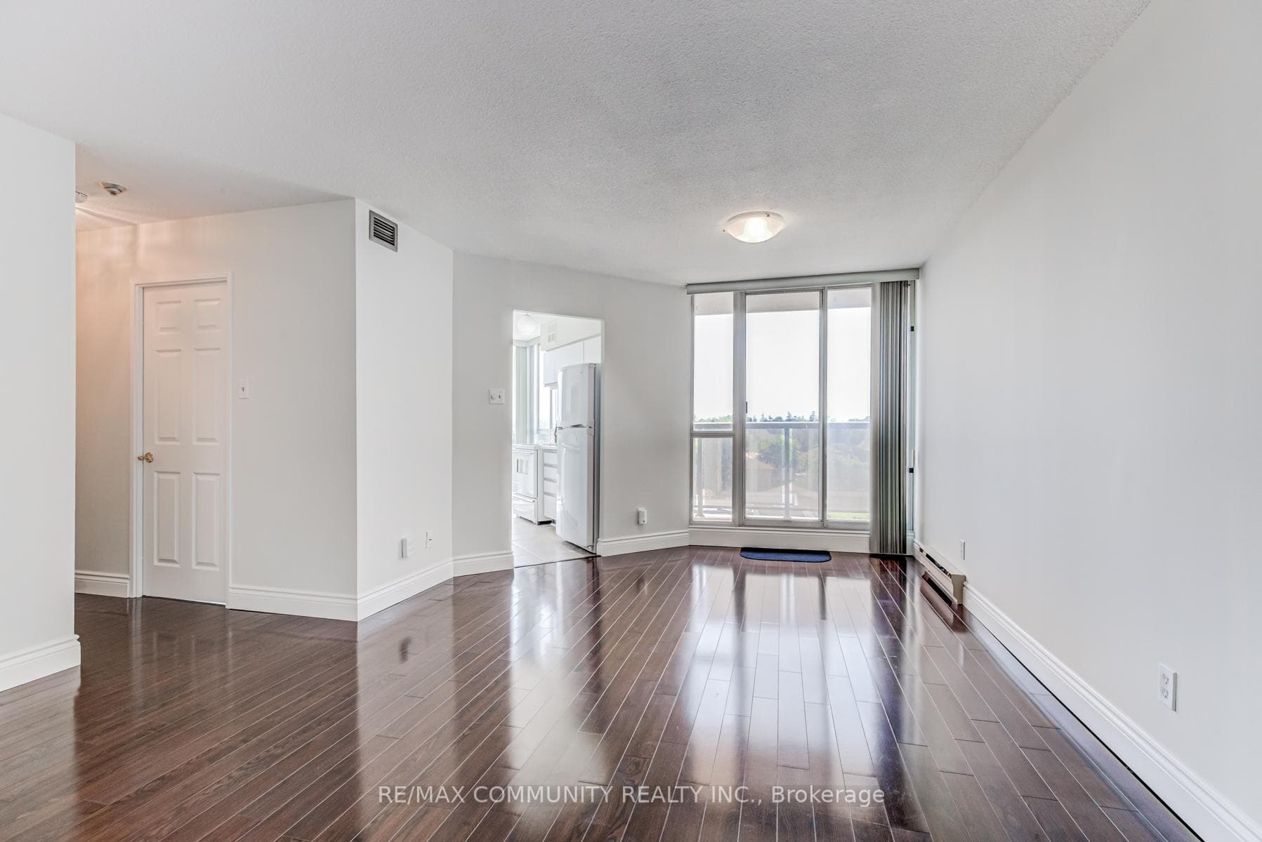2 Westney Road Unit 705 photo 4