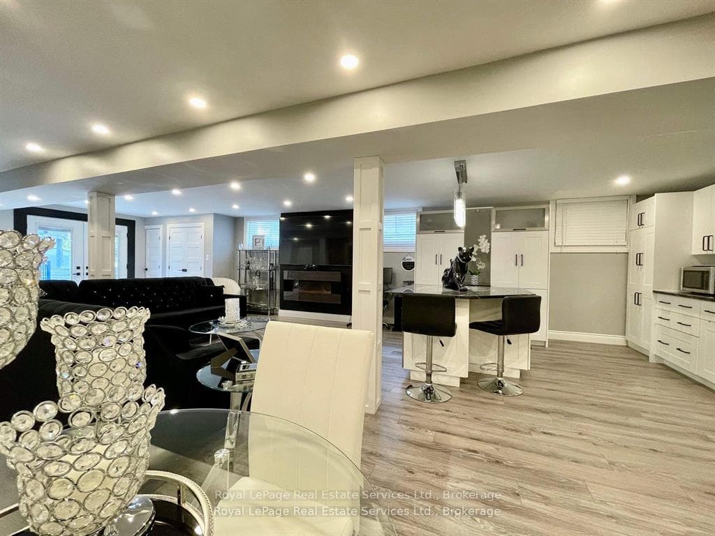184 Dundas Street photo 29