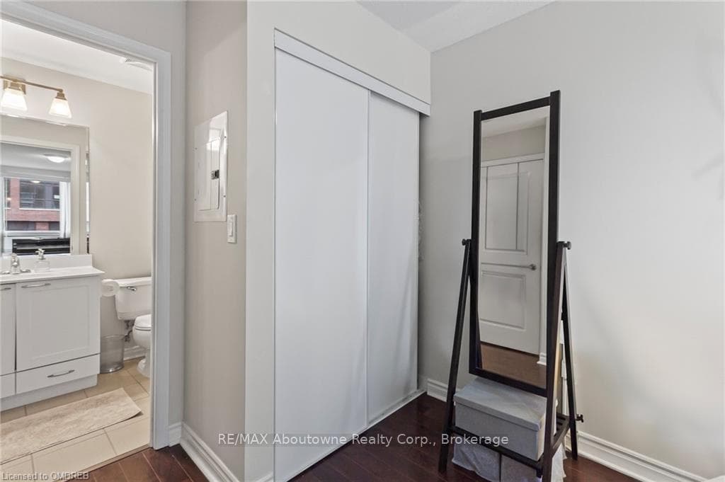 385 PRINCE OF WALES Drive Unit 320 photo 29