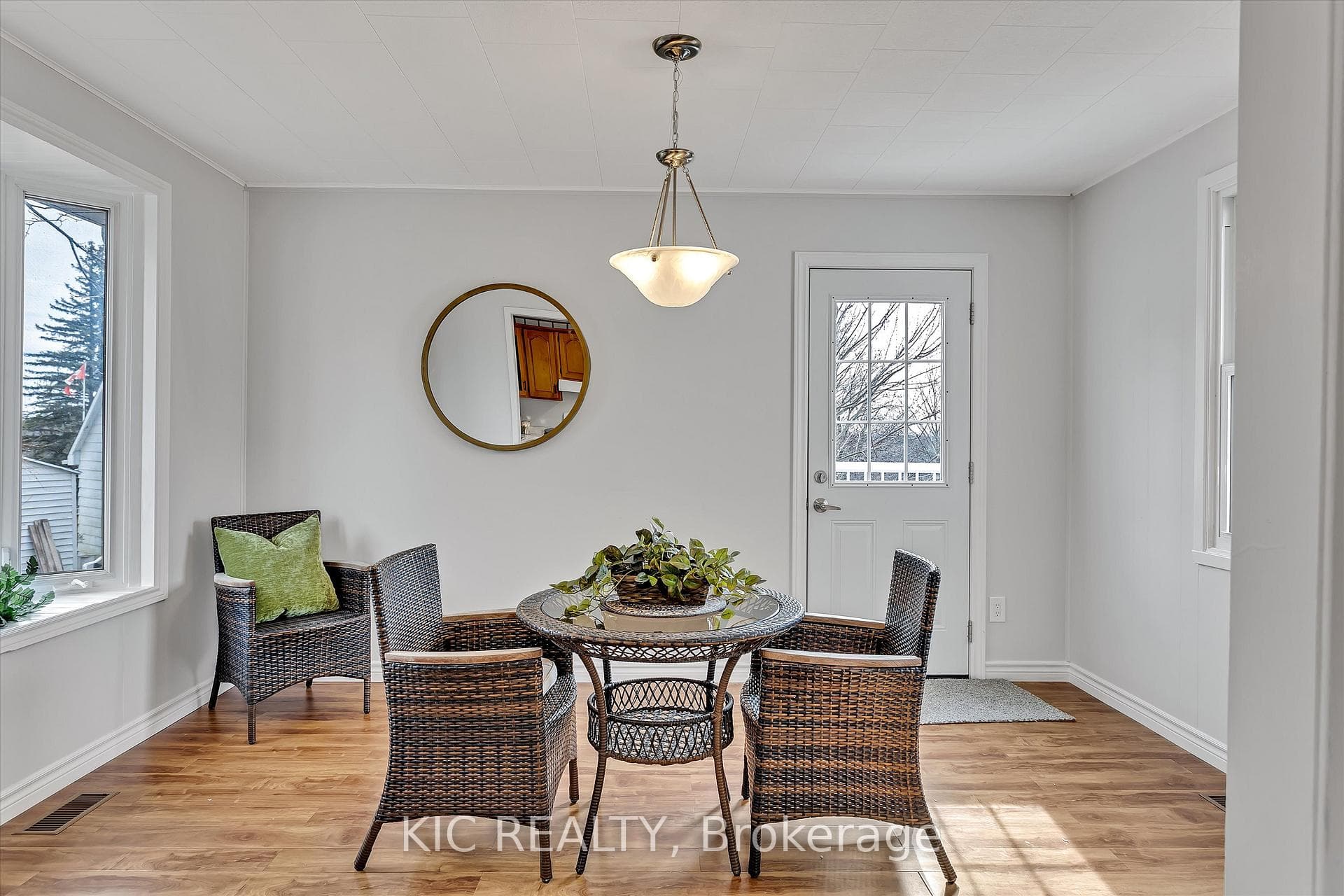 20 Mcnab Avenue photo 5