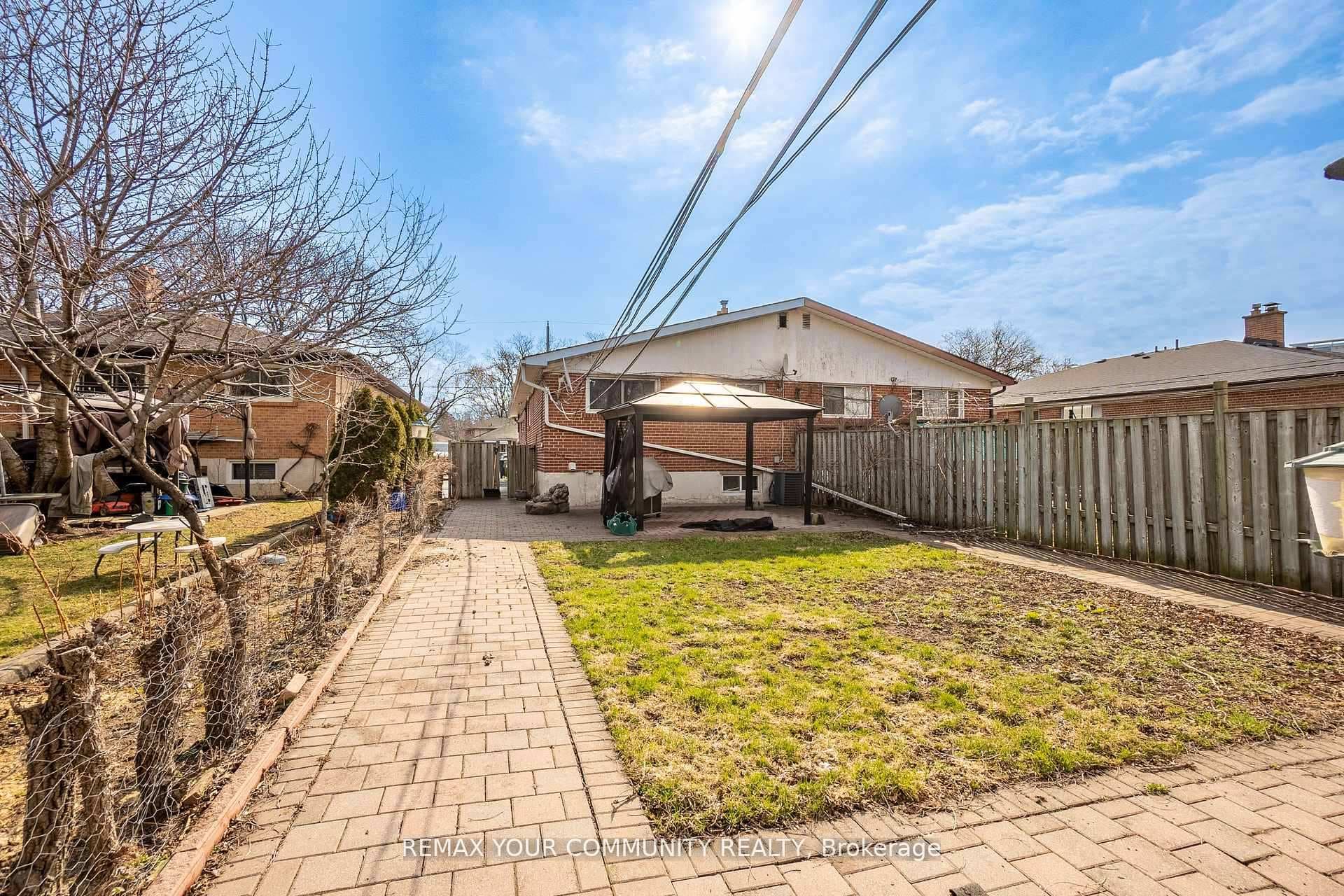 32 Marbury Crescent photo 18