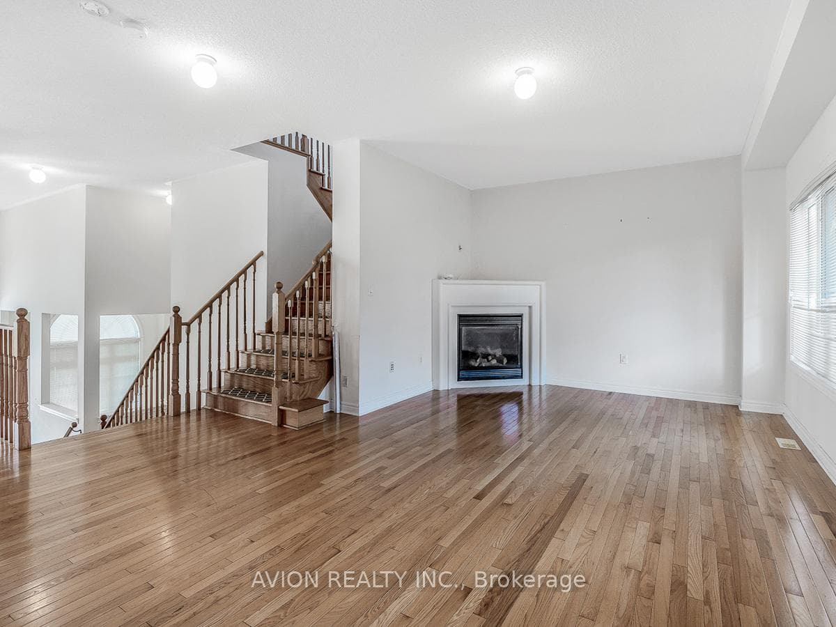 317 Thomas Cook Avenue photo 5