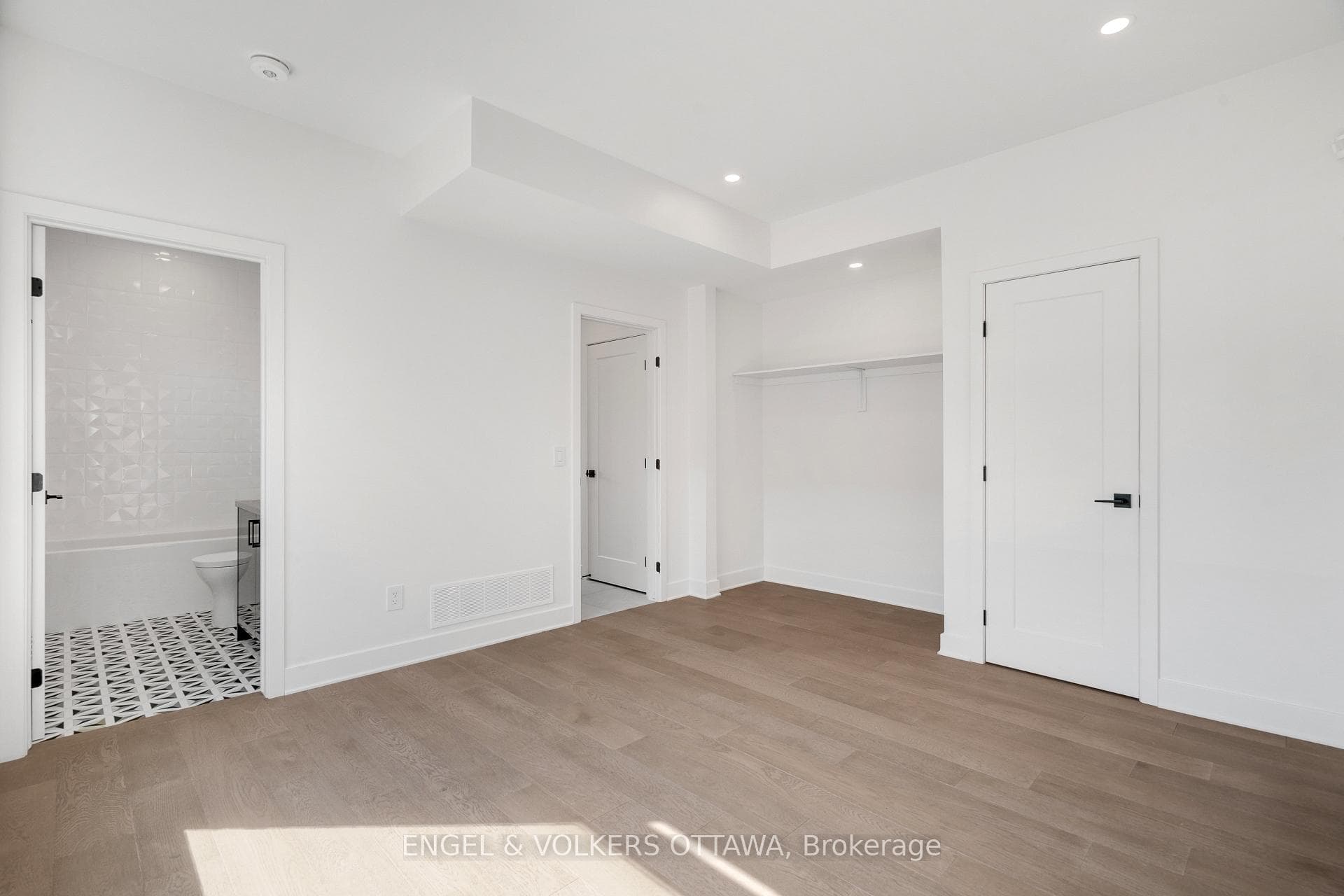 Main Floor Office/Bedroom with 3pc en-suite