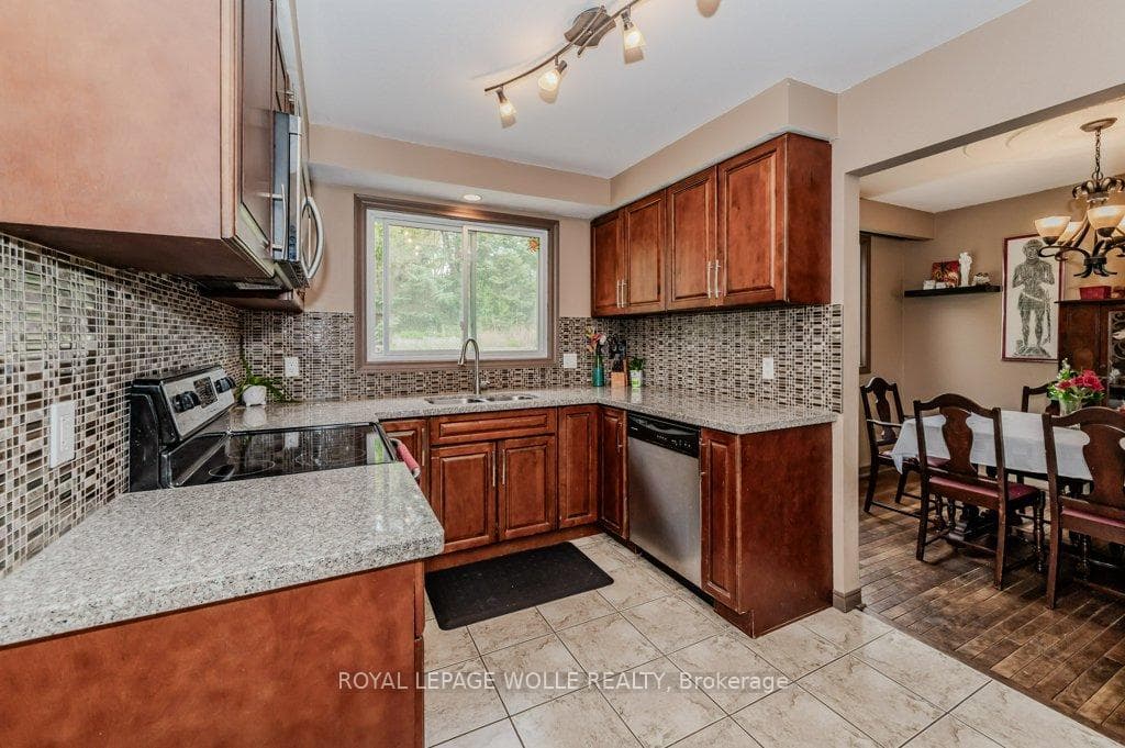8 Elm Ridge Drive photo 6