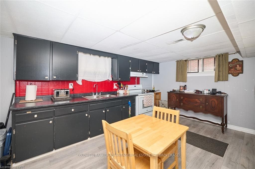 82 BALMORAL Avenue photo 18