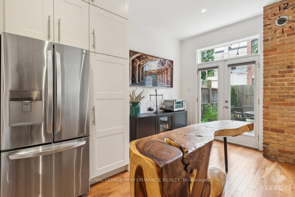 121 ROCHESTER Street photo 17