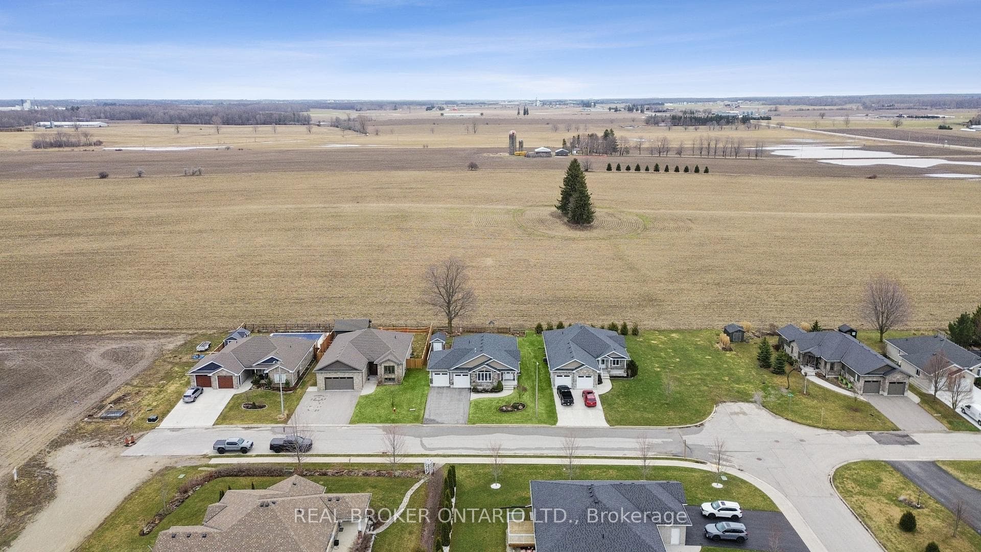 480 Grand Trunk Street photo 41