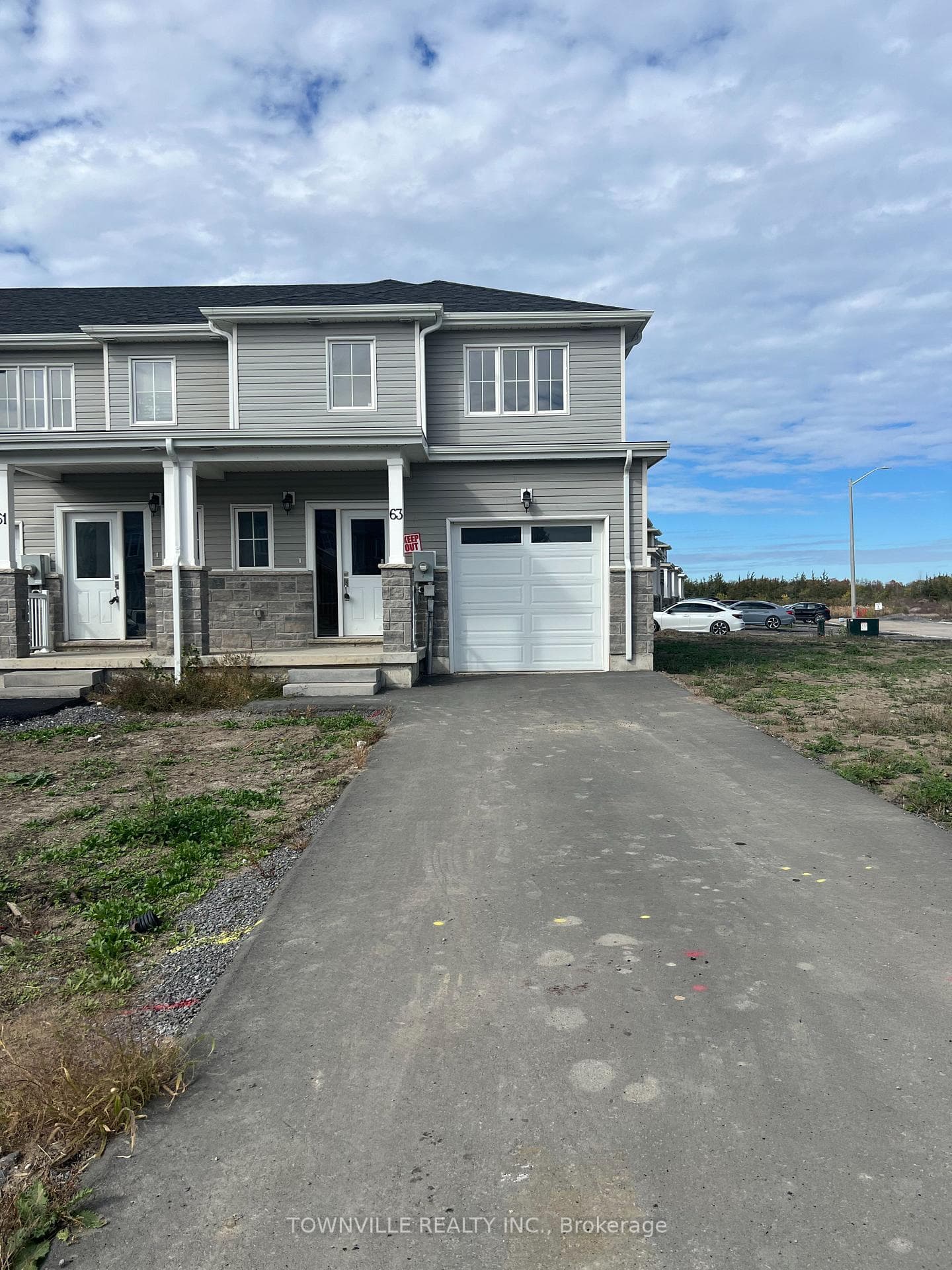 63 Lincoln Drive photo 1