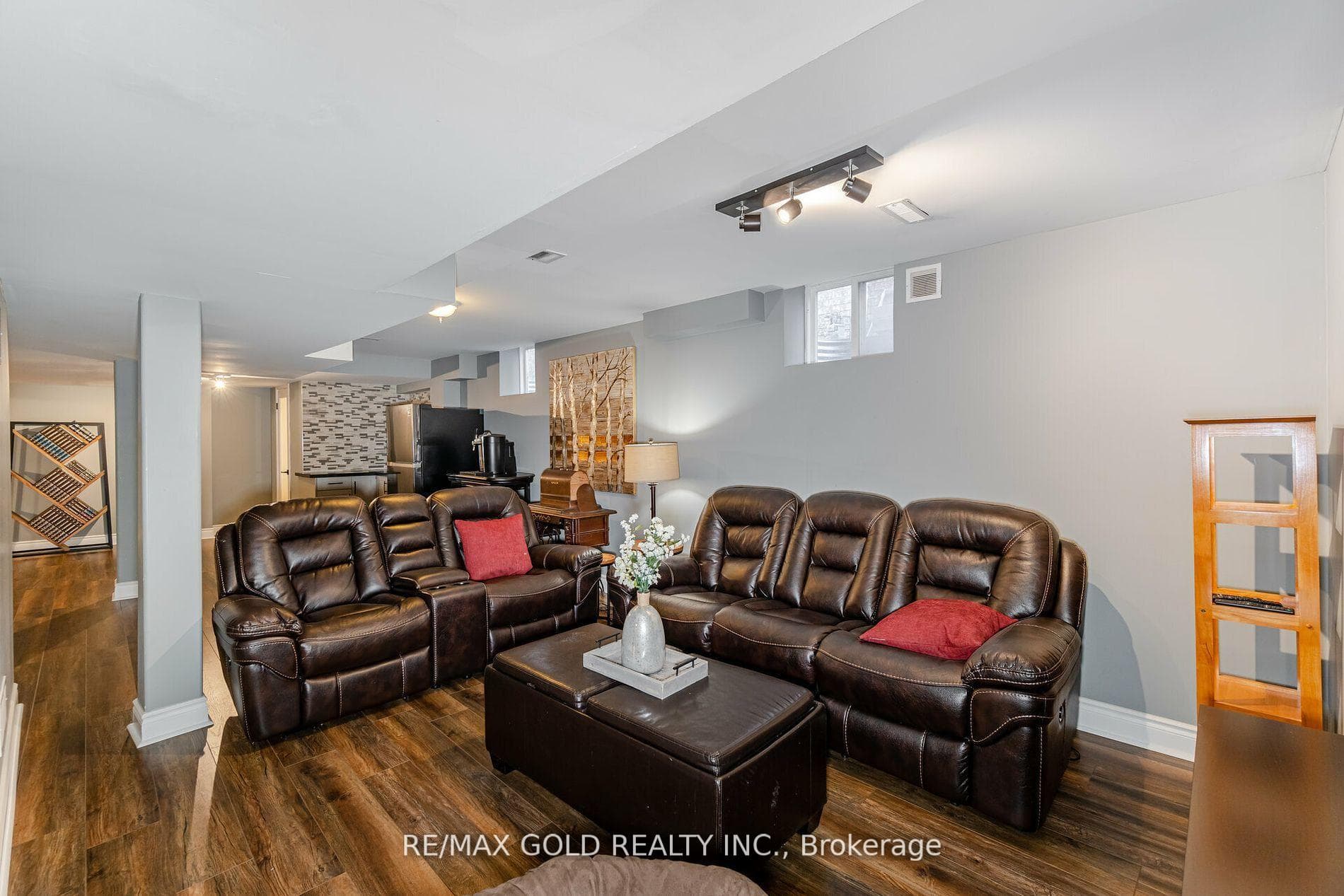 59 Royal Valley Drive photo 32