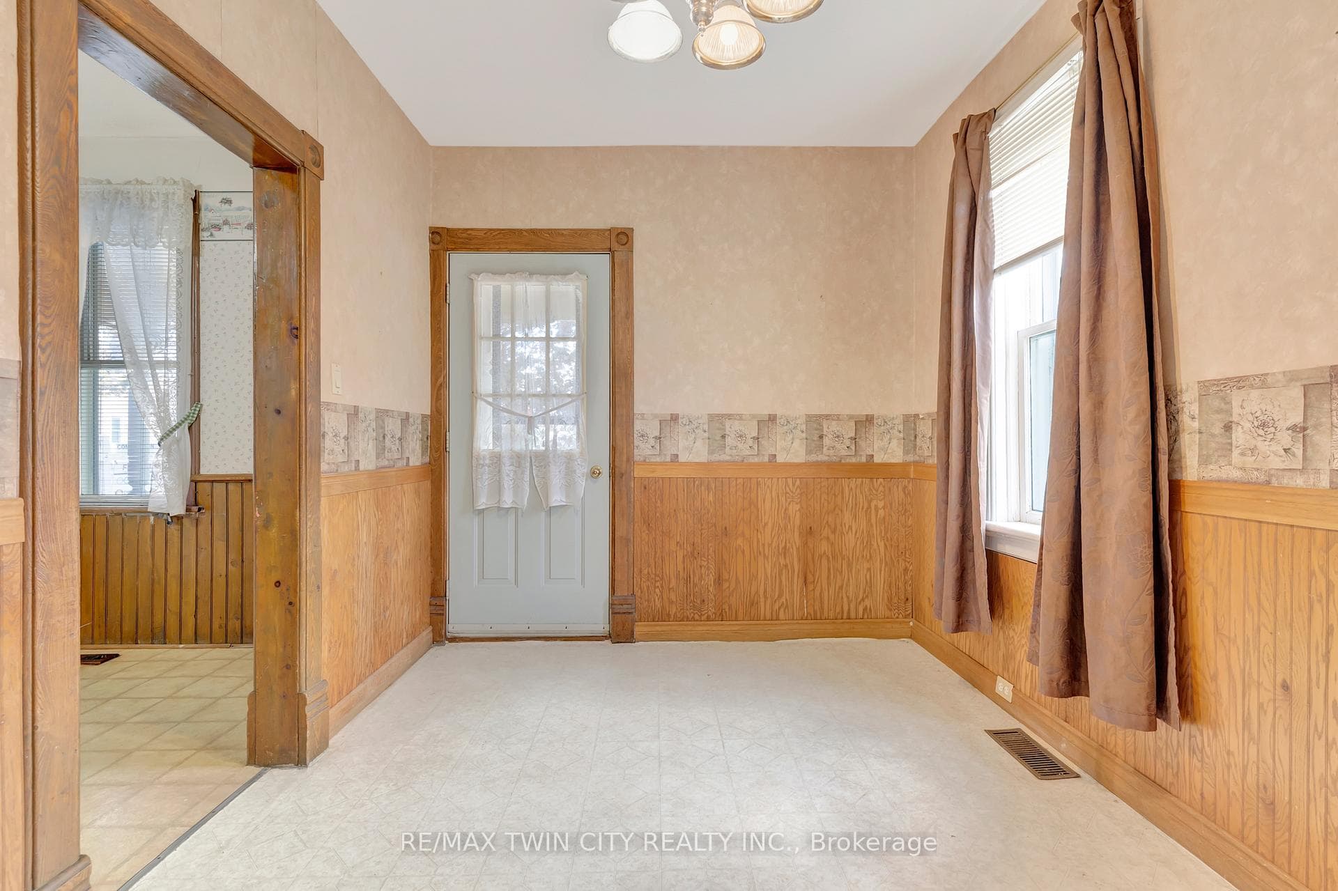3545 Lobsinger Line photo 16