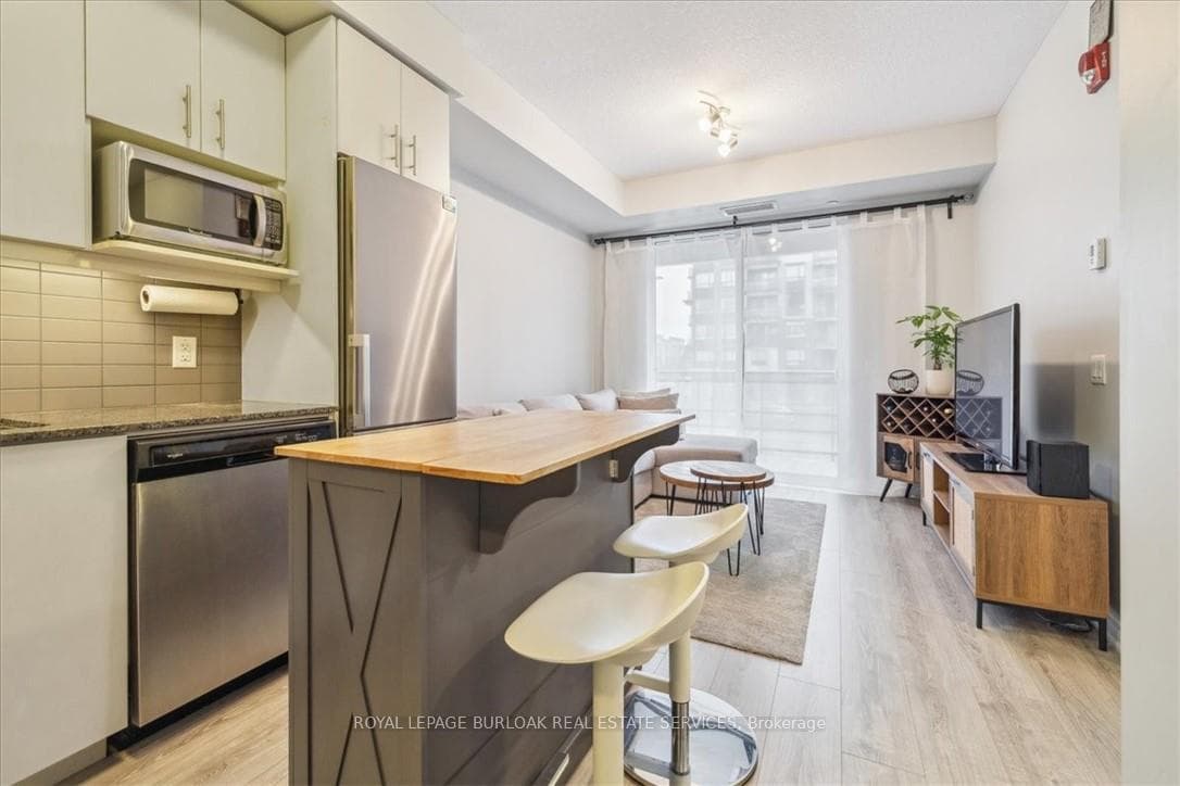 10 Esplanade Lane Unit 215 photo 8