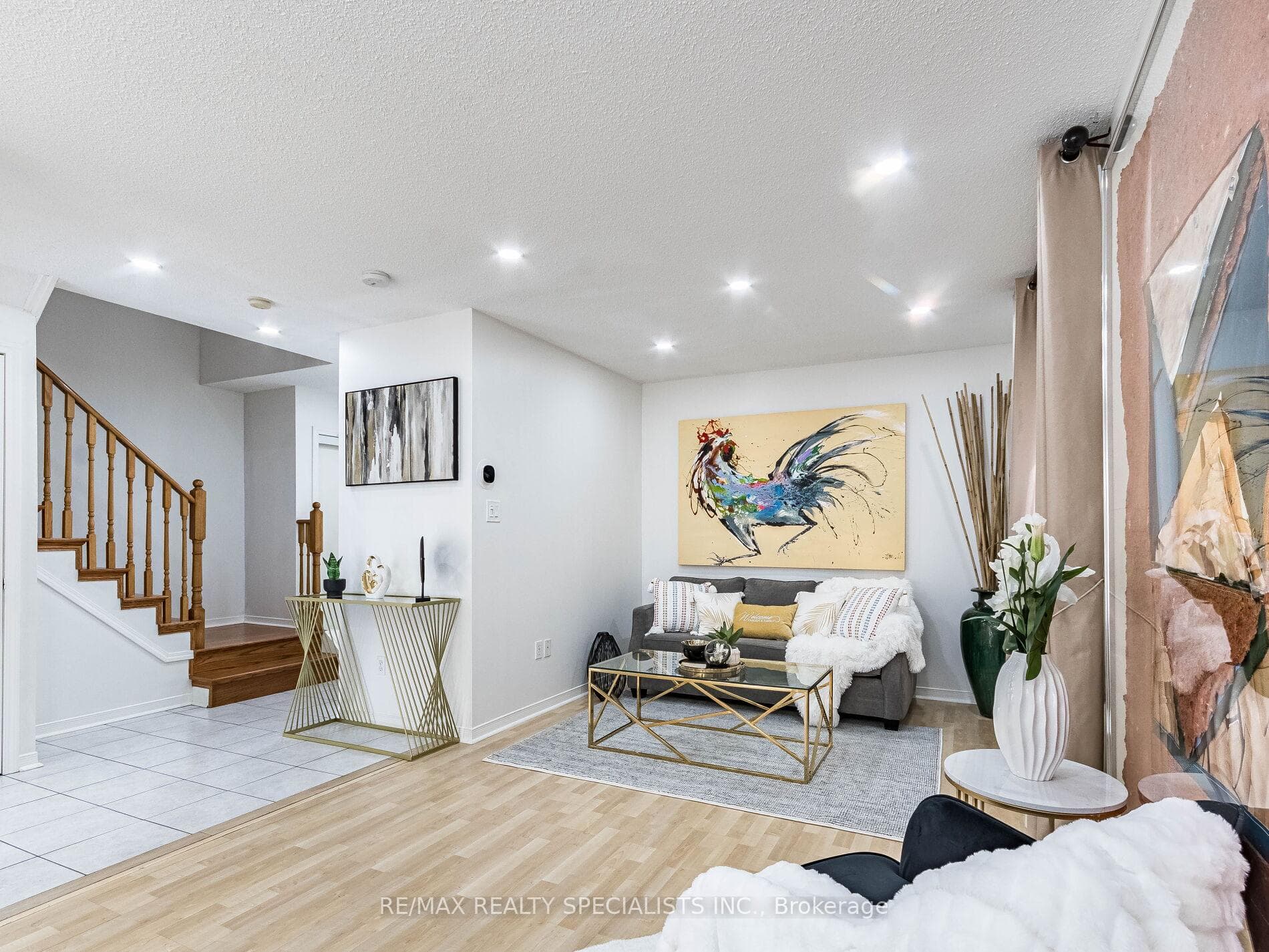 17 Sunley Crescent photo 4