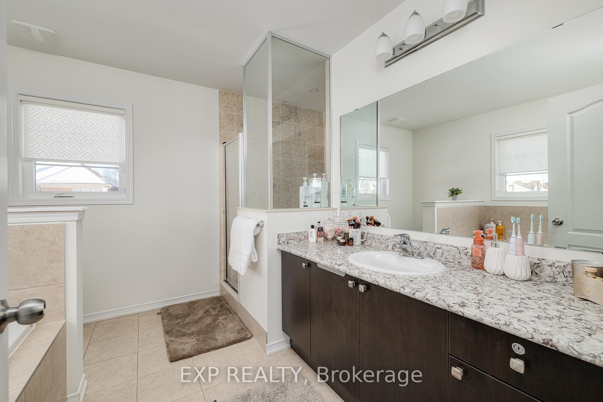 2344 Equestrian Crescent photo 19