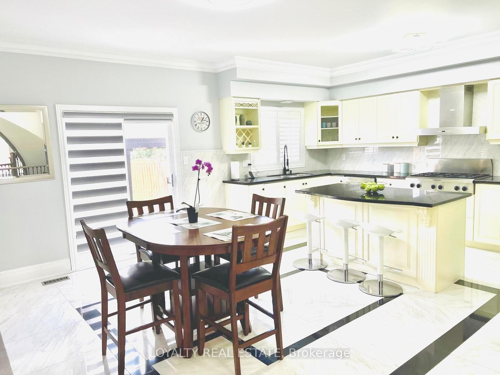 Breakfast Area - 22 Treeline Court