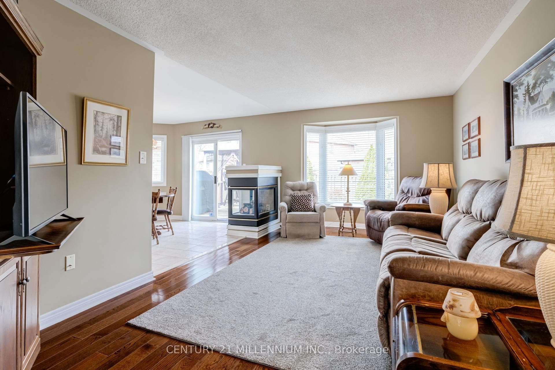 93 Samuel Crescent photo 9