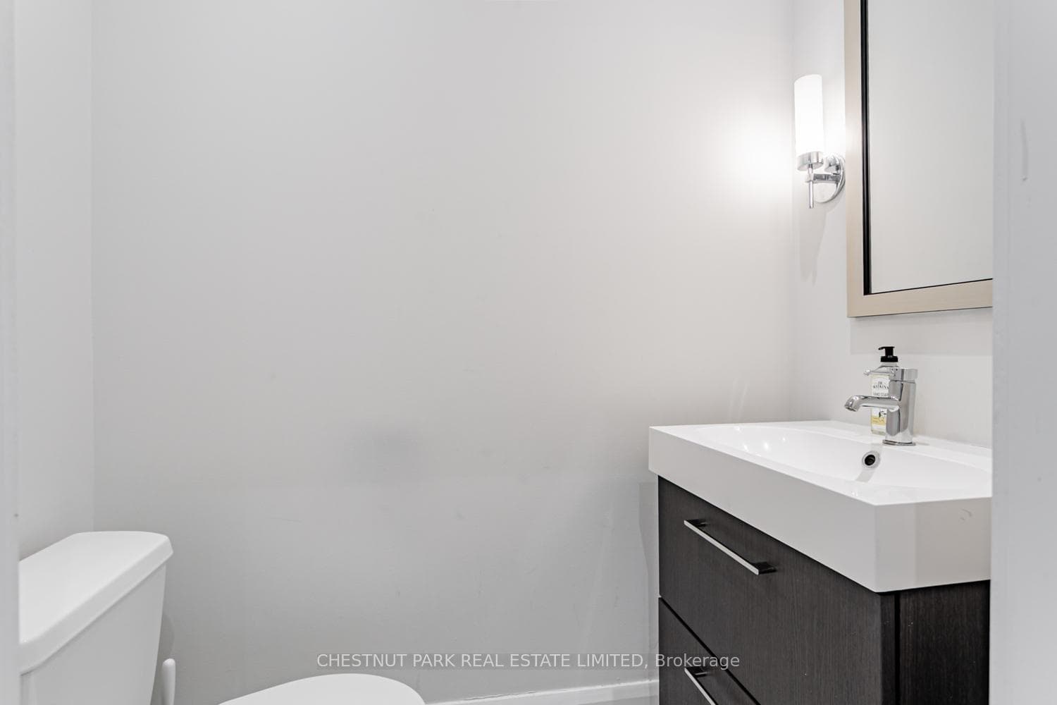 43 Oriole Parkway photo 12