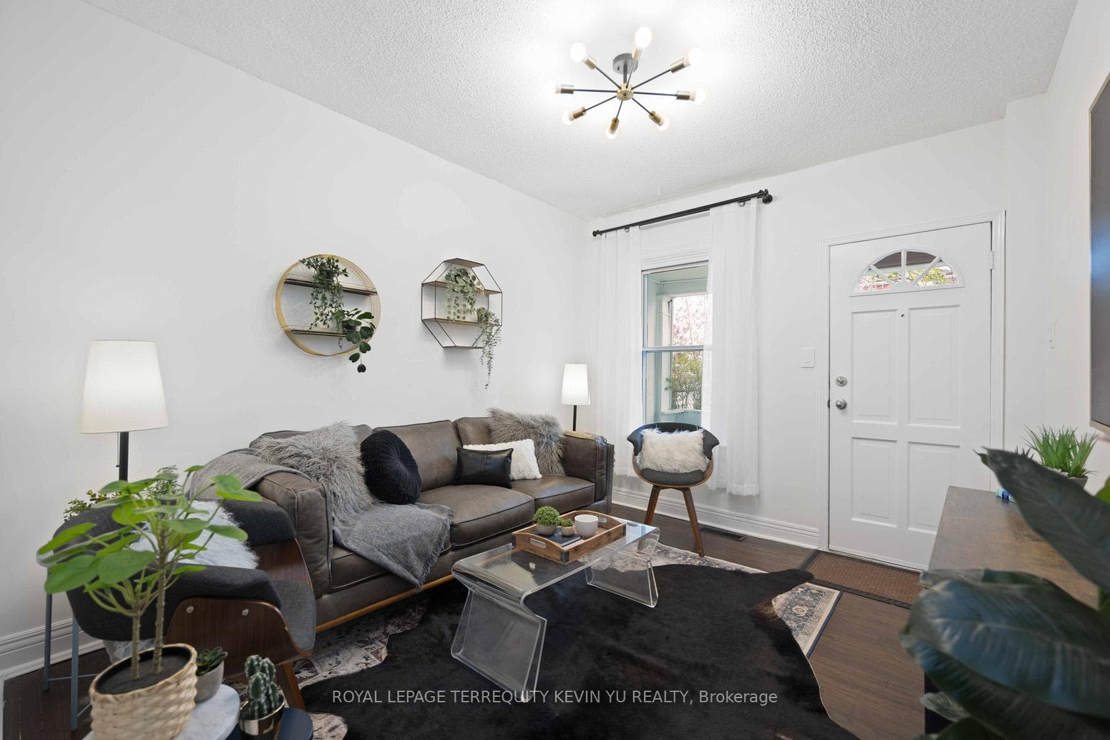 195 Boon Avenue photo 2